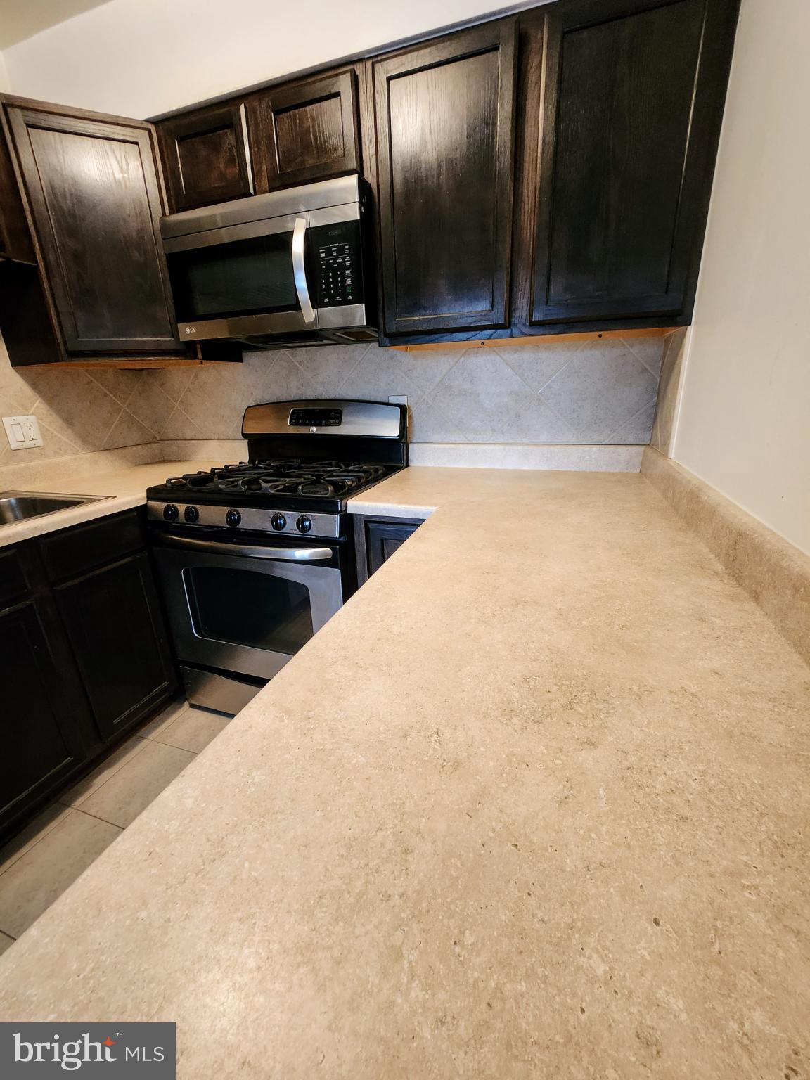 GEORGE MASON VILLAGE - Residential