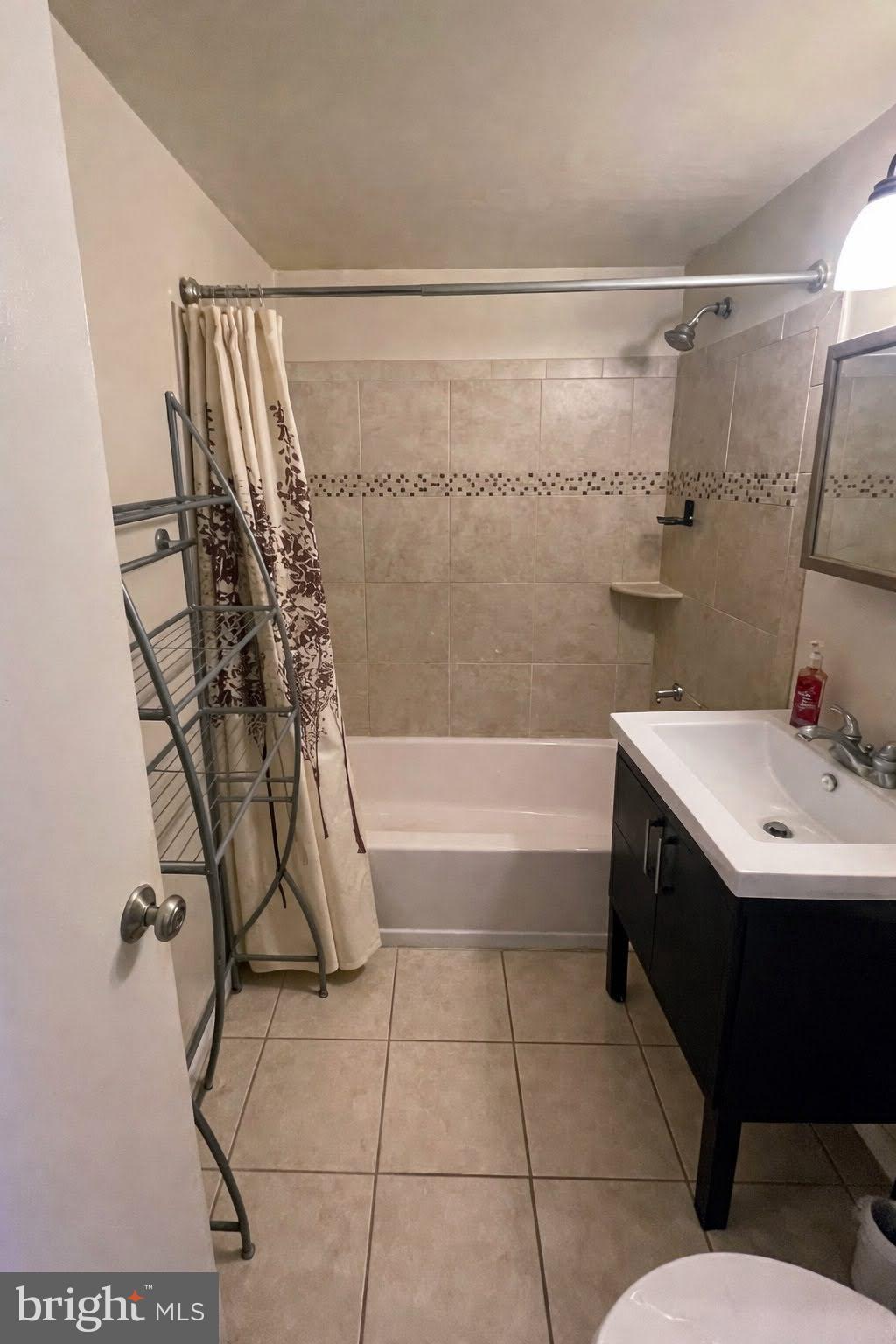 GEORGE MASON VILLAGE - Residential