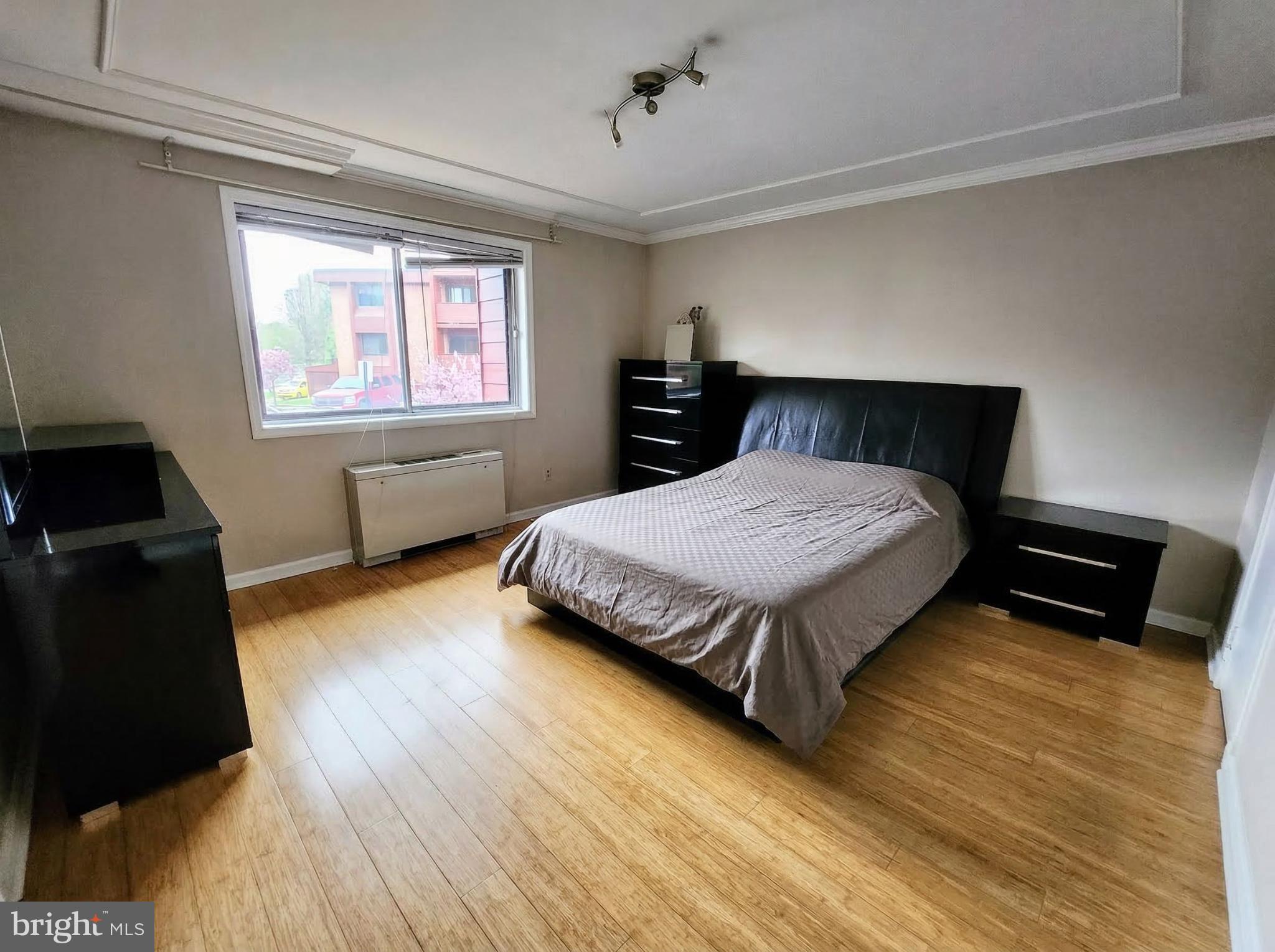 GEORGE MASON VILLAGE - Residential