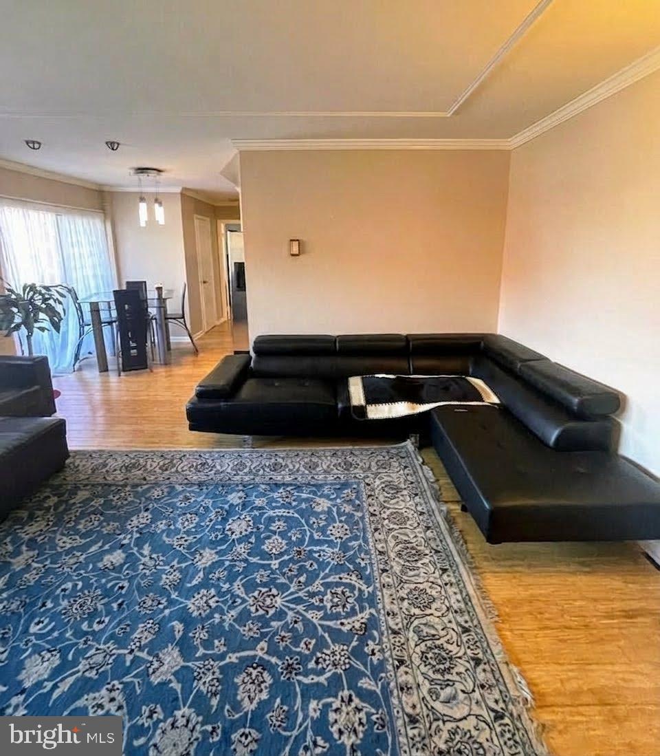 1521 S GEORGE MASON DRIVE 10