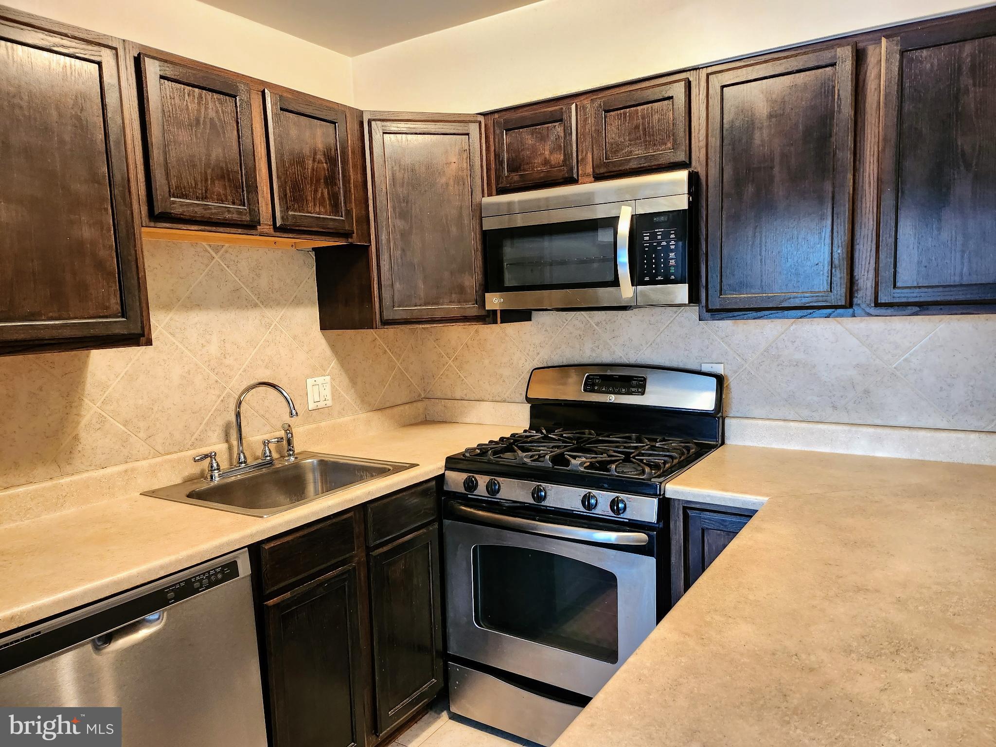 GEORGE MASON VILLAGE - Residential