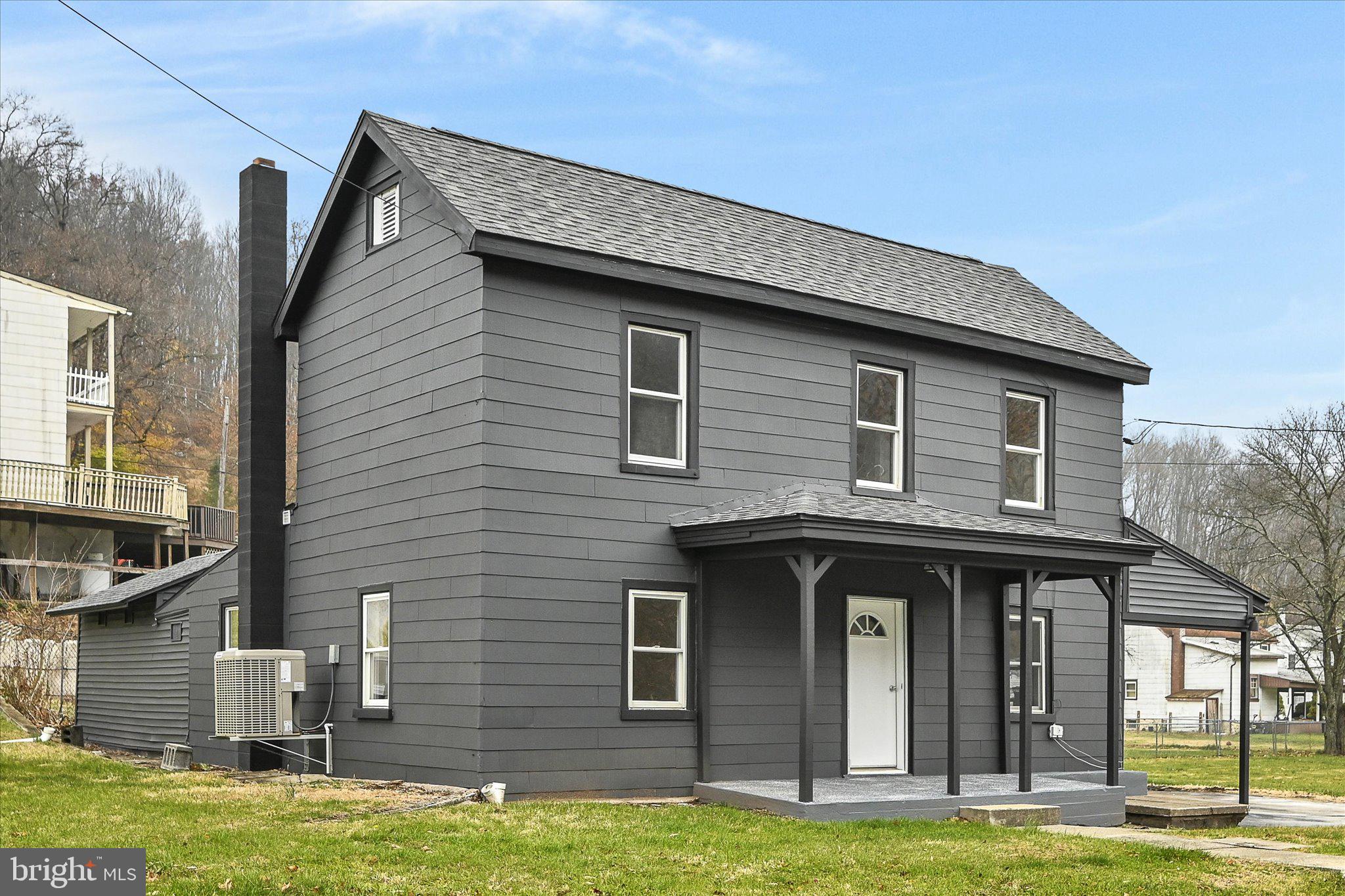 1021 SCHUYLKILL STREET