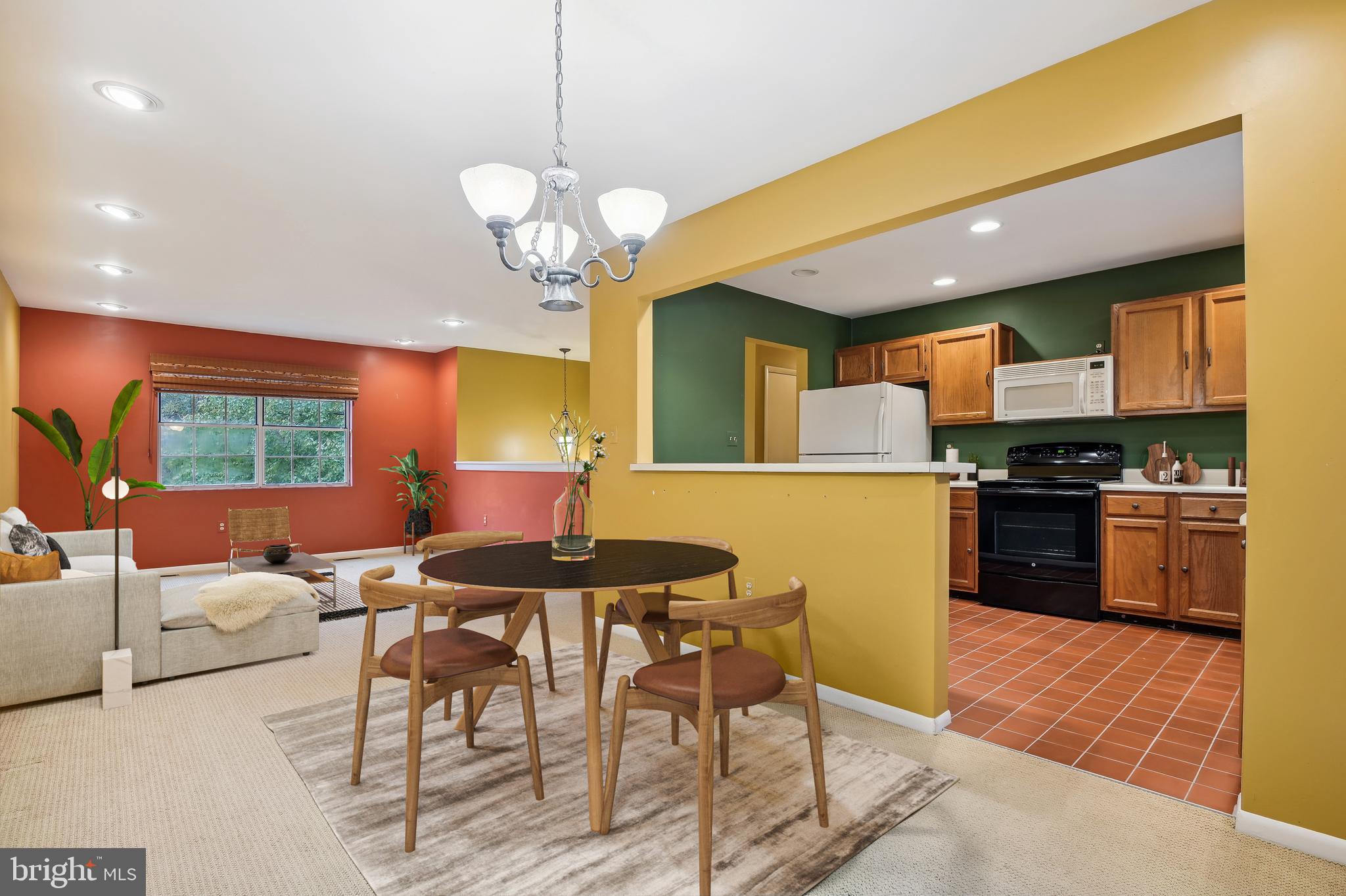 HILLSMERE SHORES - Residential