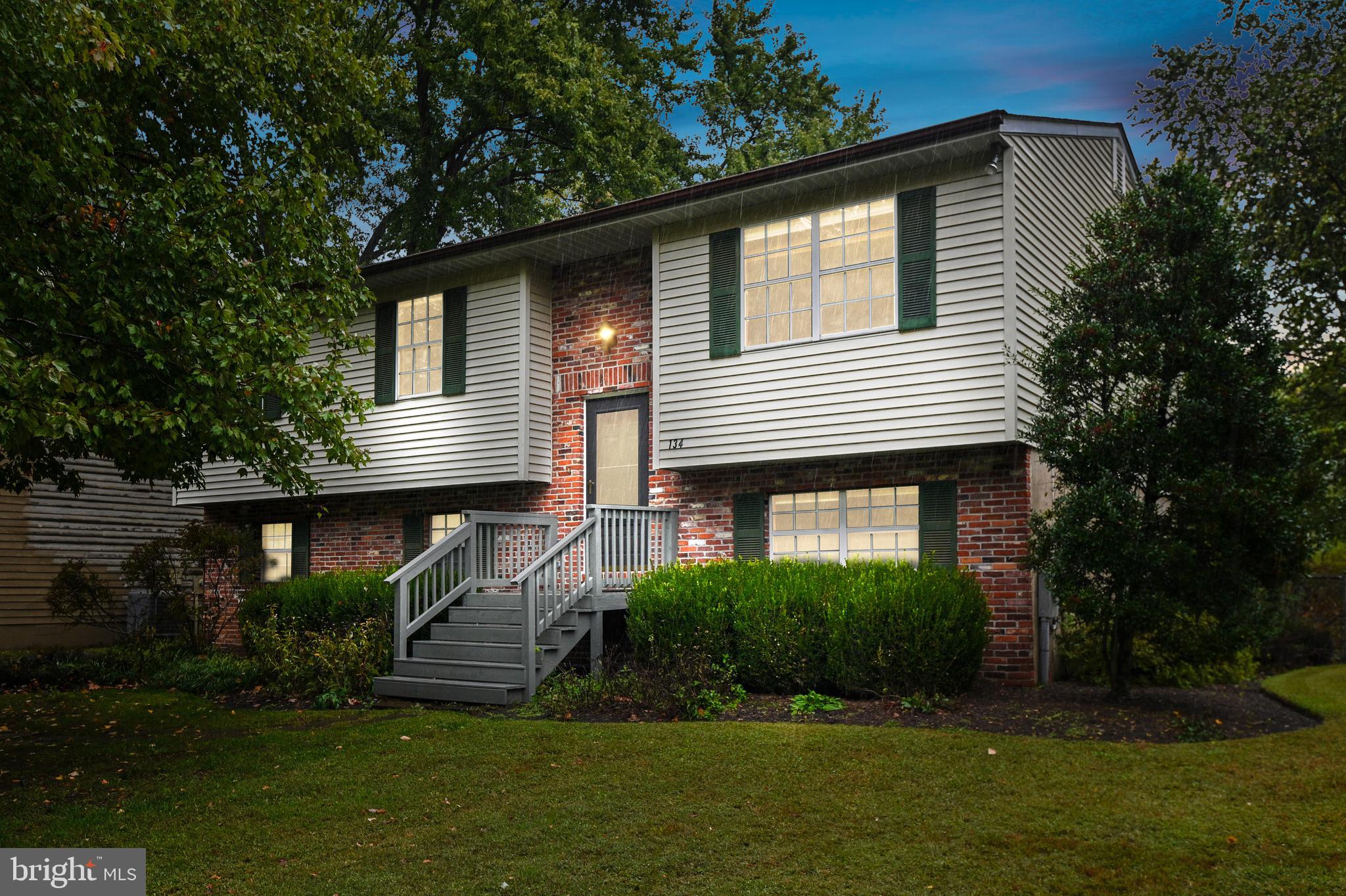 HILLSMERE SHORES - Residential