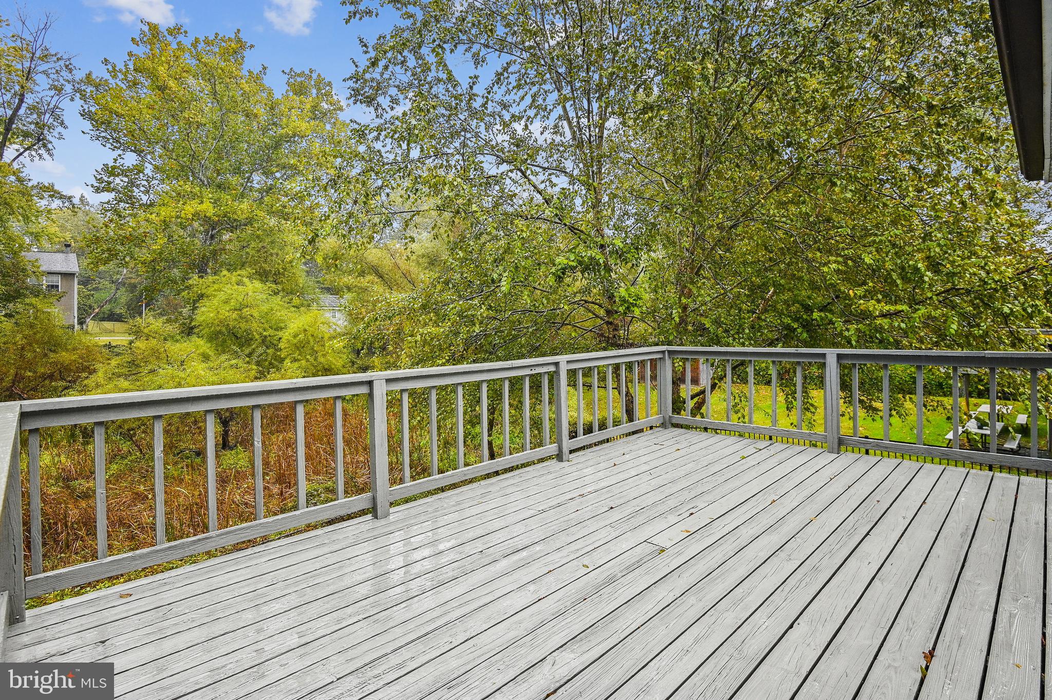 HILLSMERE SHORES - Residential