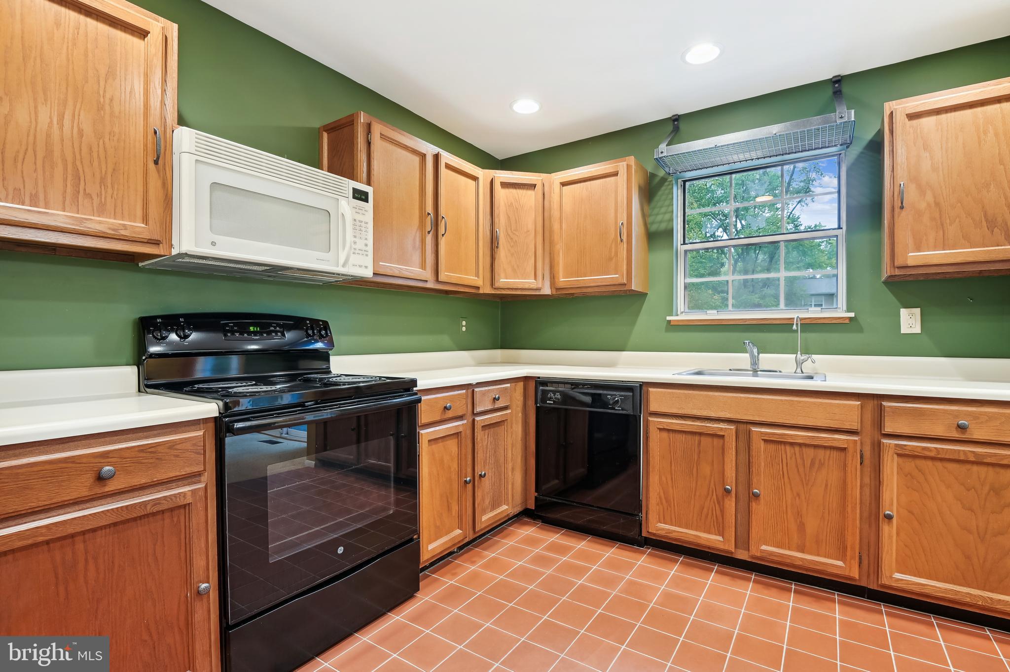 HILLSMERE SHORES - Residential