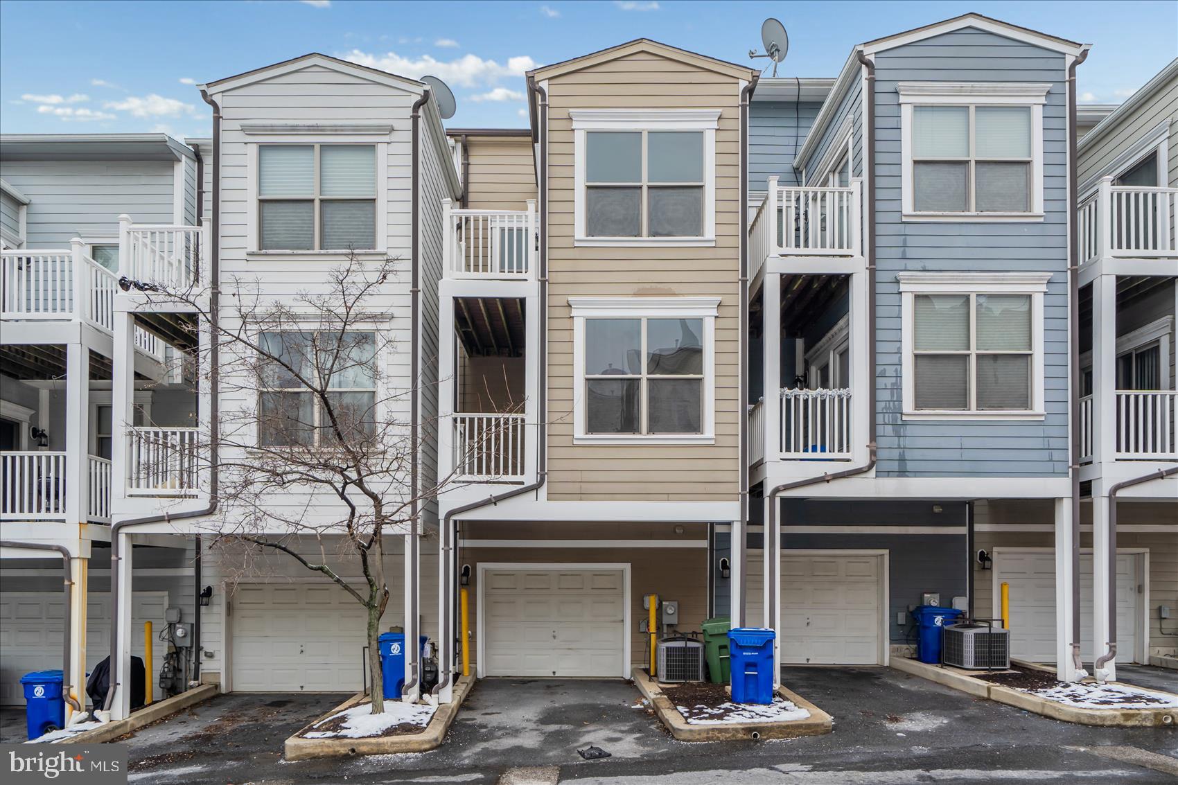 ALBEMARLE SQUARE - Residential