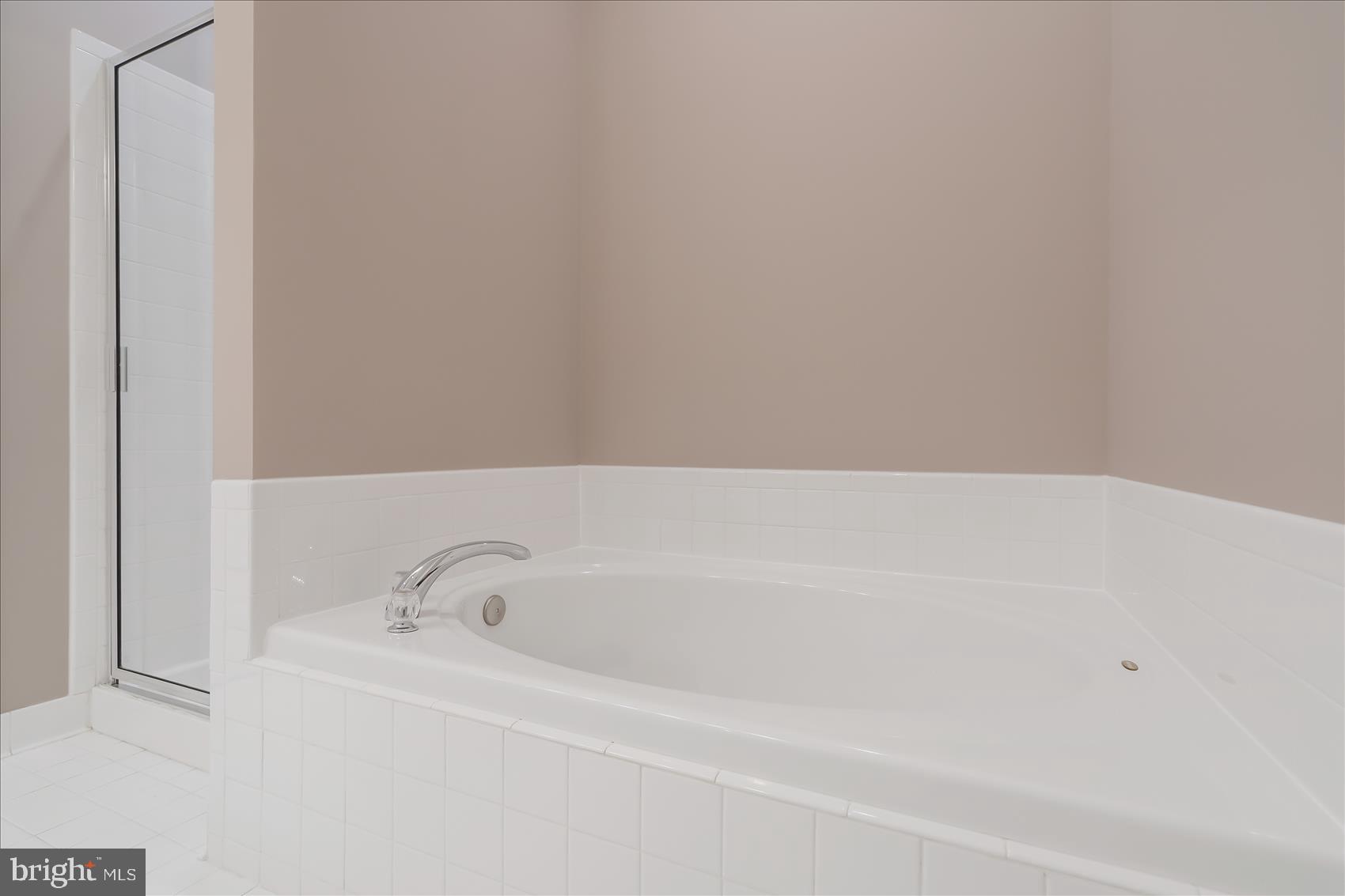 ALBEMARLE SQUARE - Residential