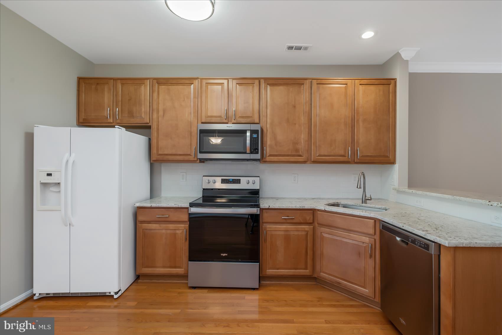 ALBEMARLE SQUARE - Residential