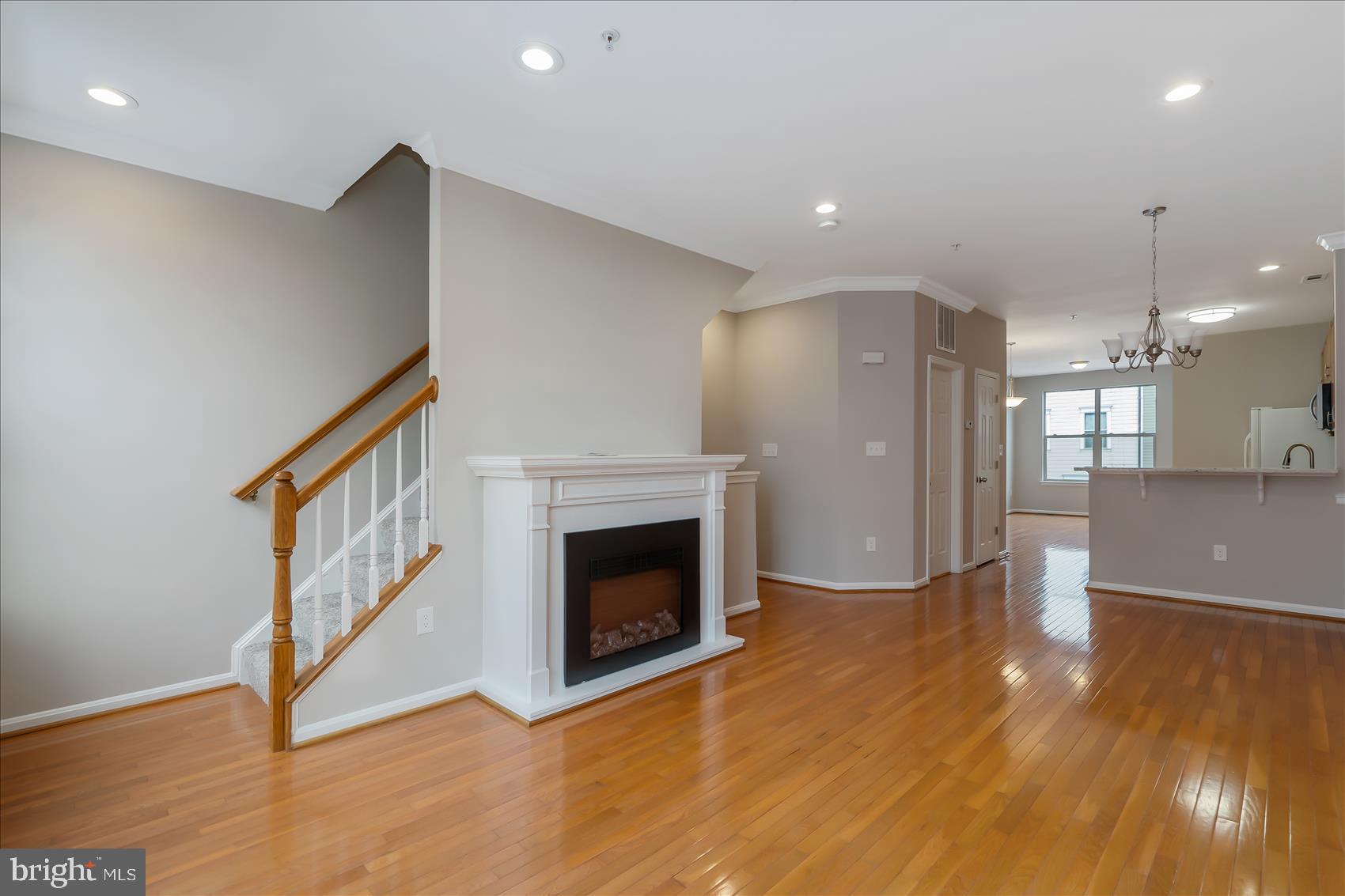 ALBEMARLE SQUARE - Residential