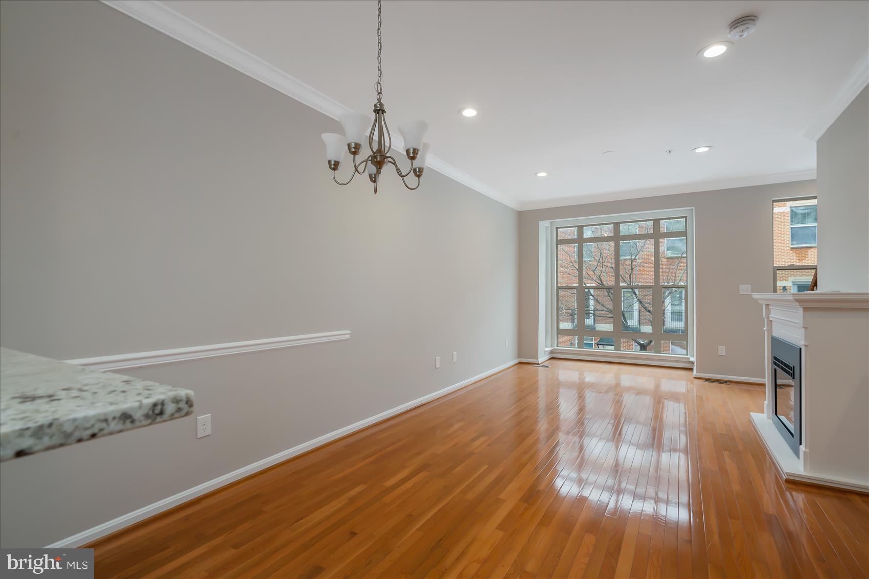 ALBEMARLE SQUARE - Residential