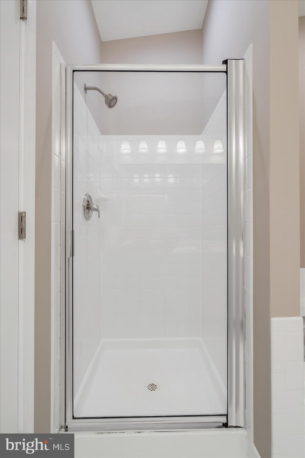 ALBEMARLE SQUARE - Residential