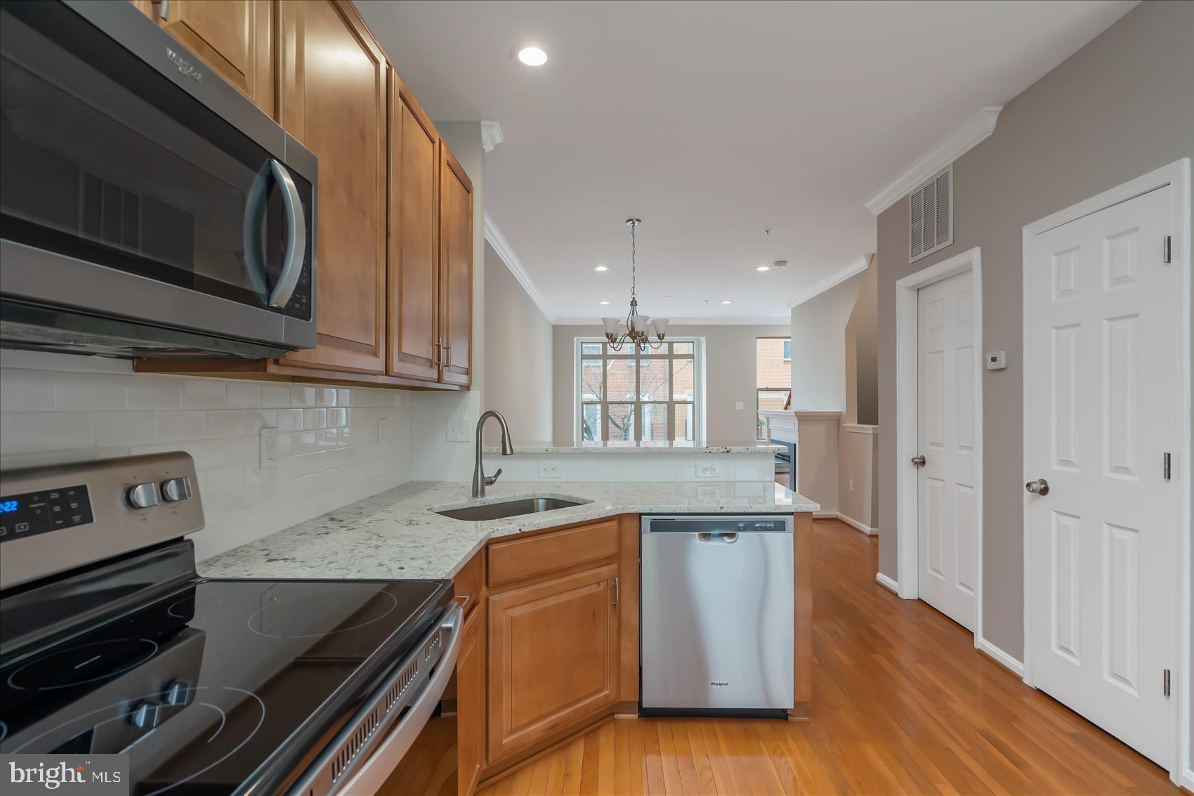 ALBEMARLE SQUARE - Residential