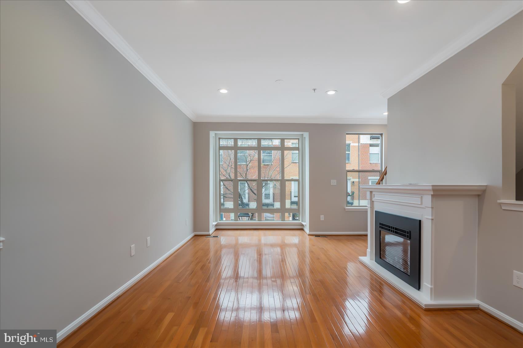 ALBEMARLE SQUARE - Residential