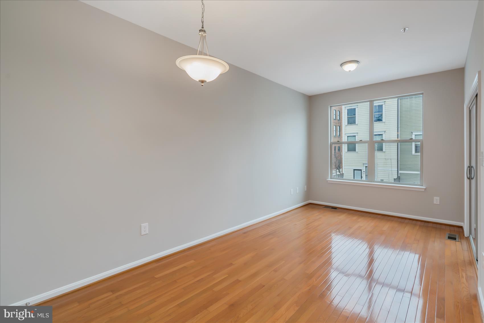 ALBEMARLE SQUARE - Residential