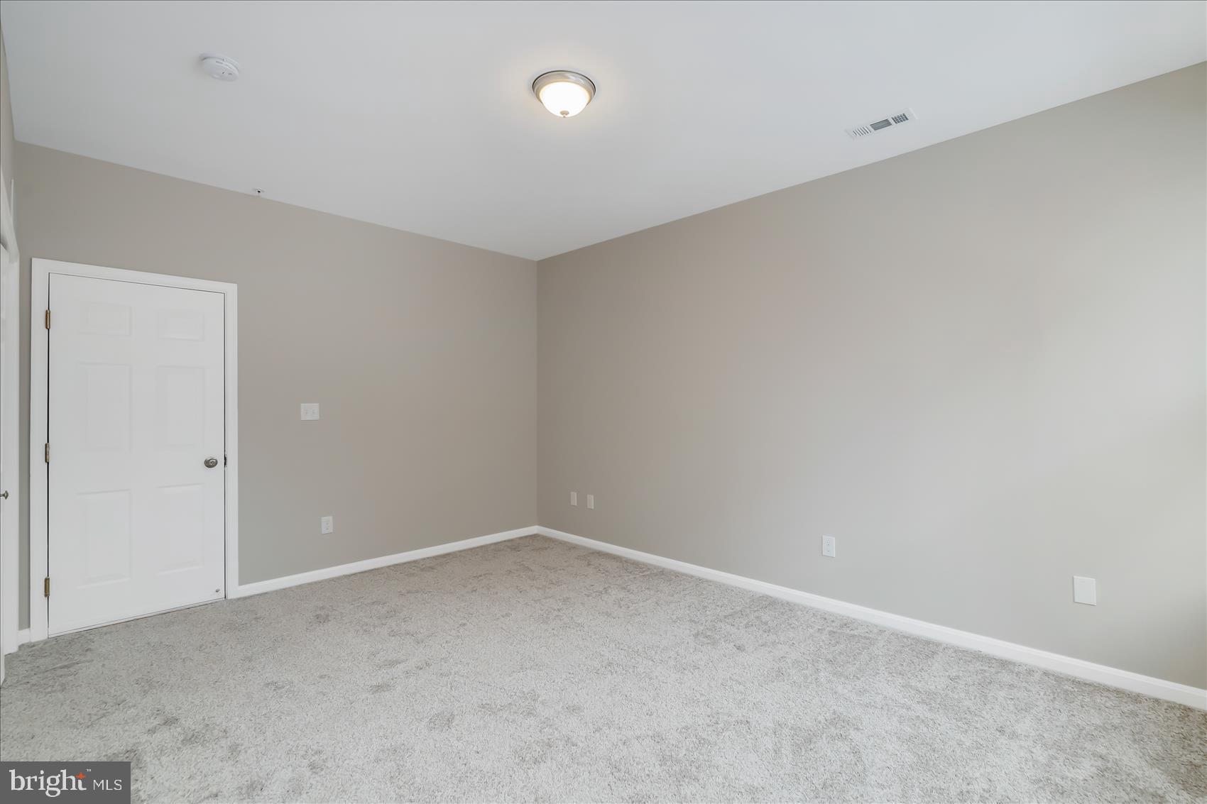 ALBEMARLE SQUARE - Residential