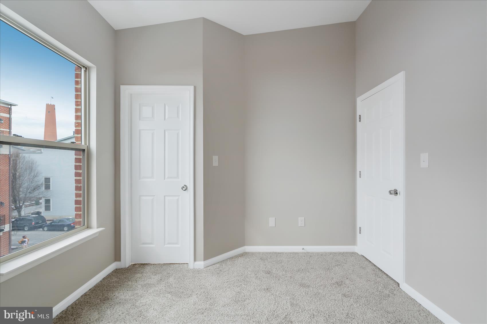 ALBEMARLE SQUARE - Residential