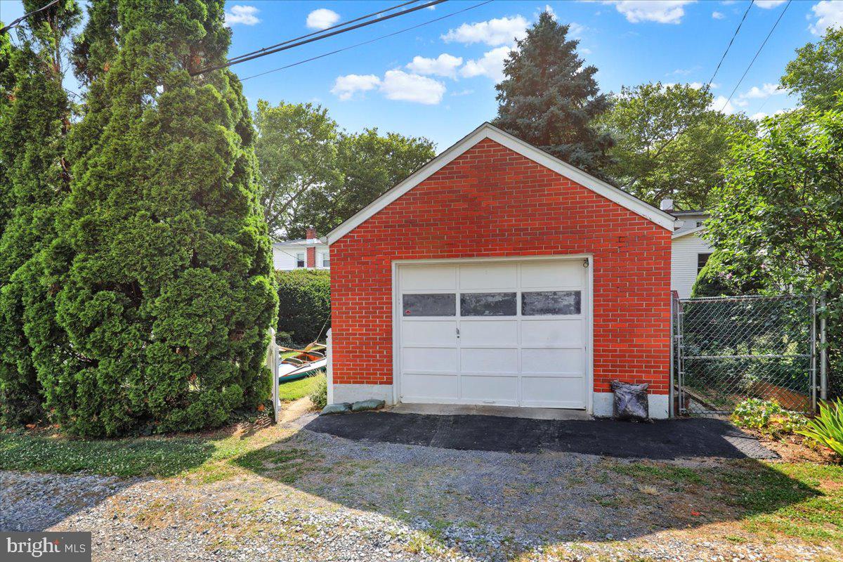 405 SEIBERTS COURT