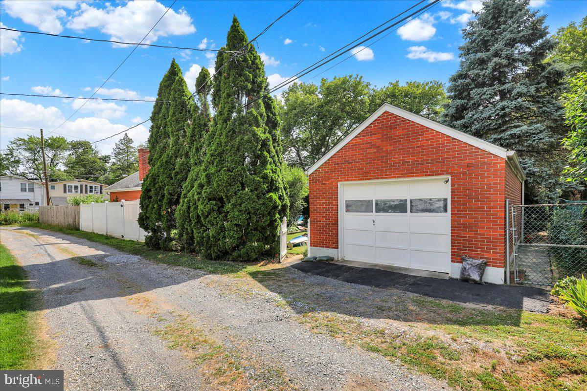405 SEIBERTS COURT