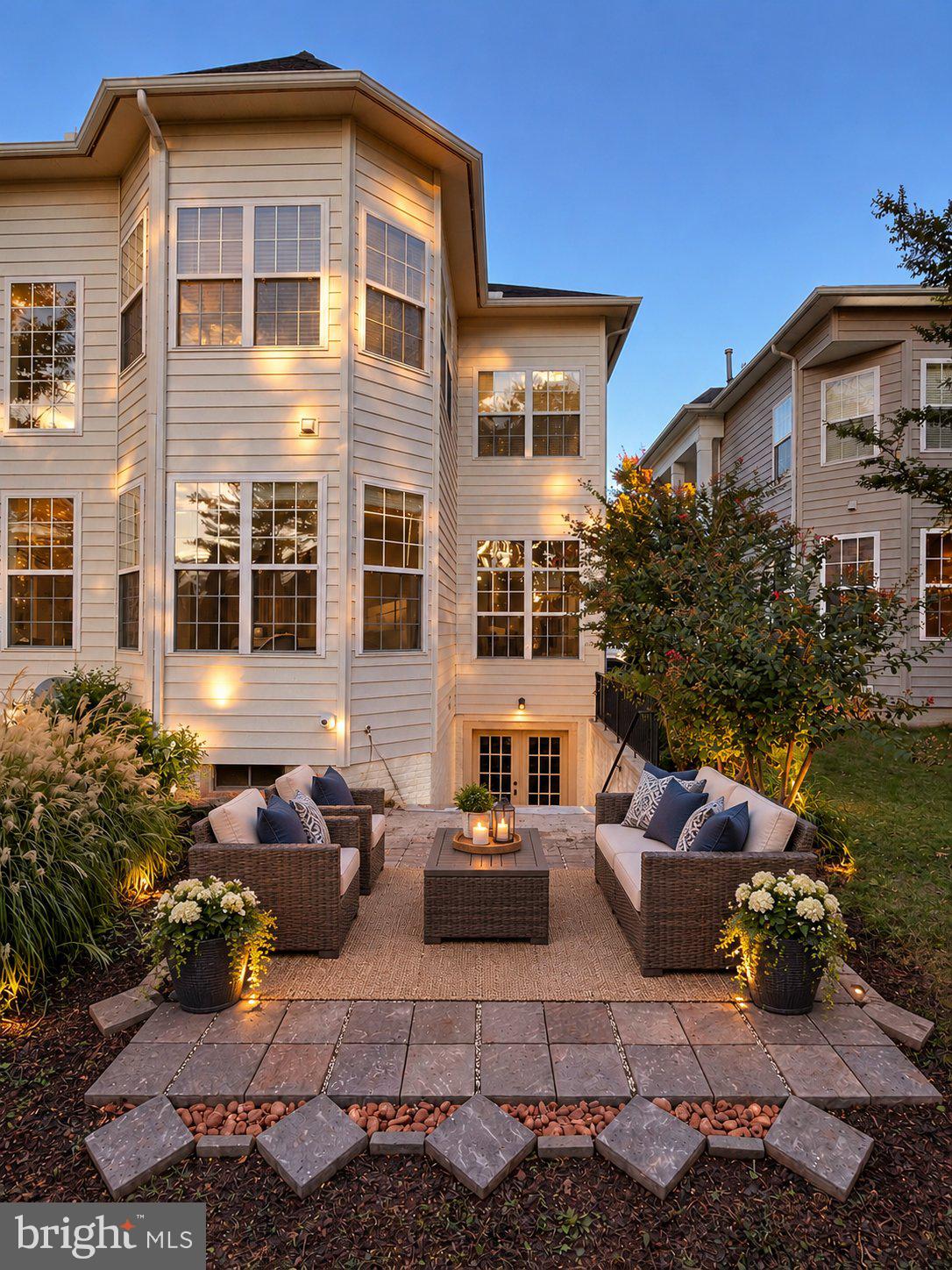 8401 TILLETT LOOP
