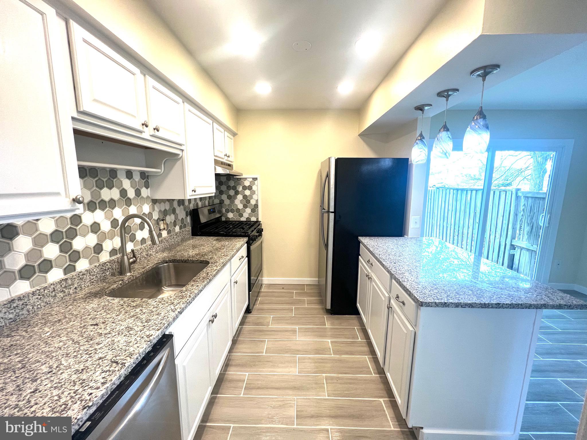 DALE CITY - Residential Lease