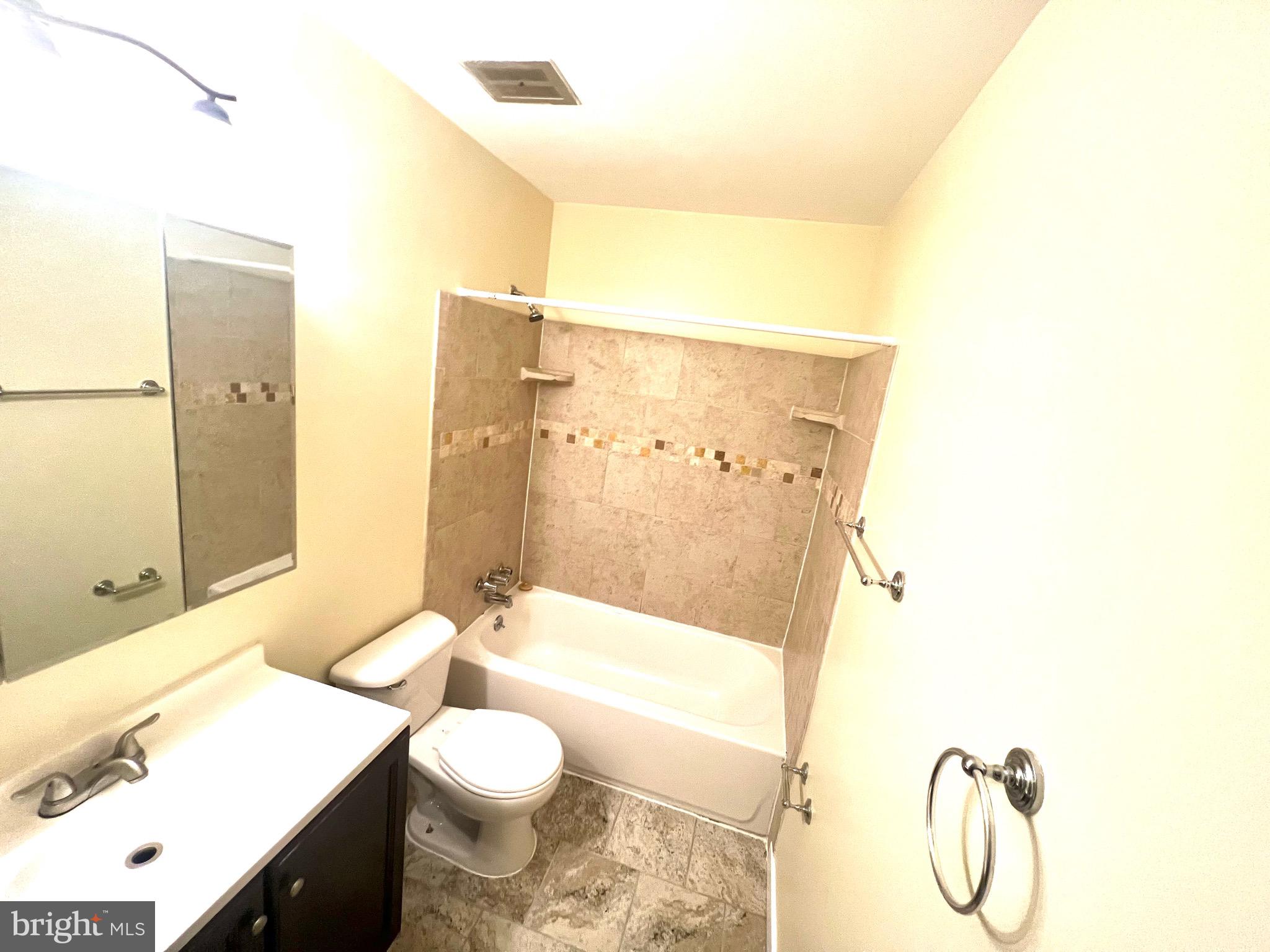 DALE CITY - Residential Lease