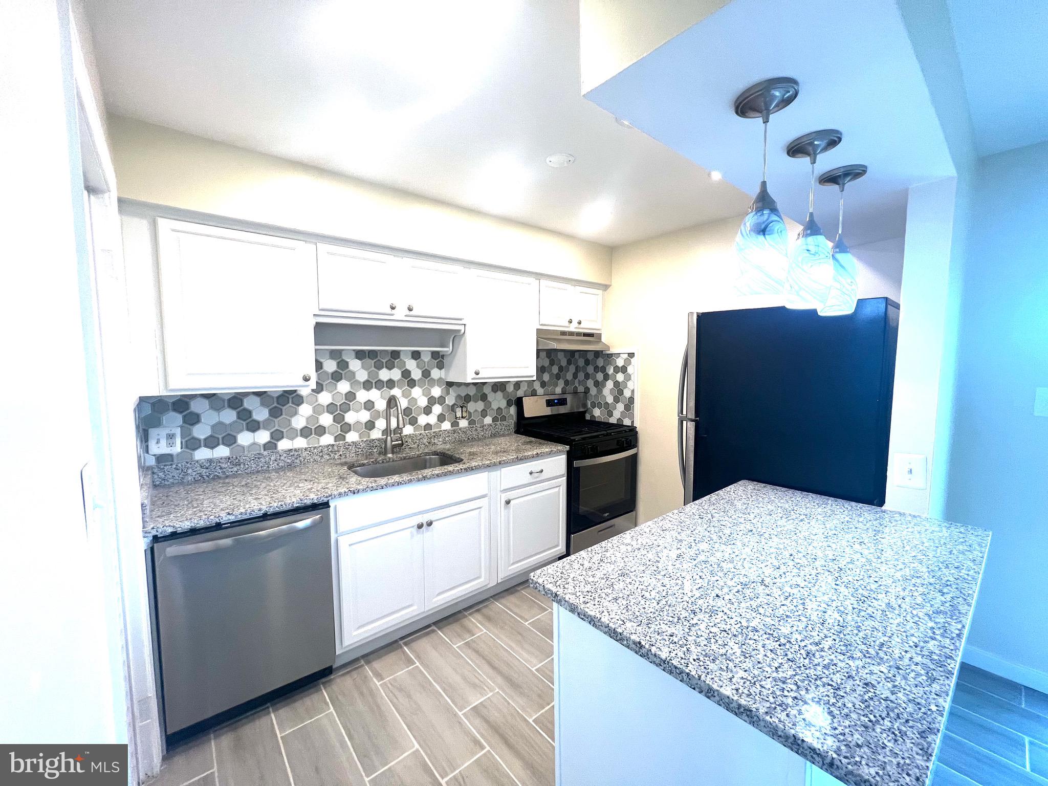 DALE CITY - Residential Lease