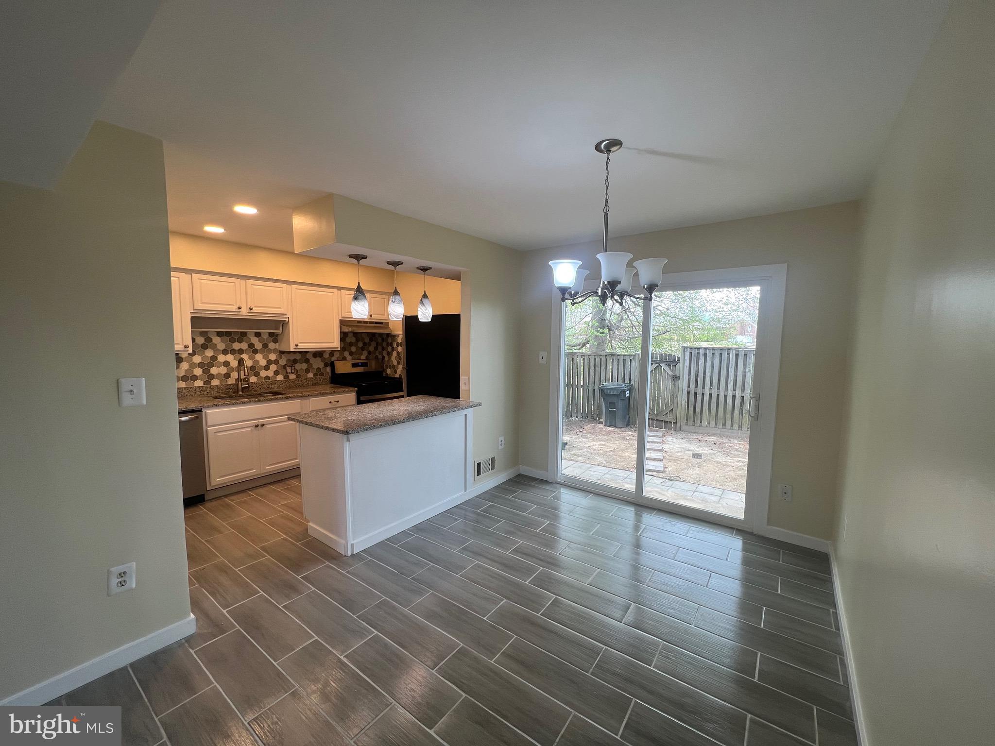 DALE CITY - Residential Lease