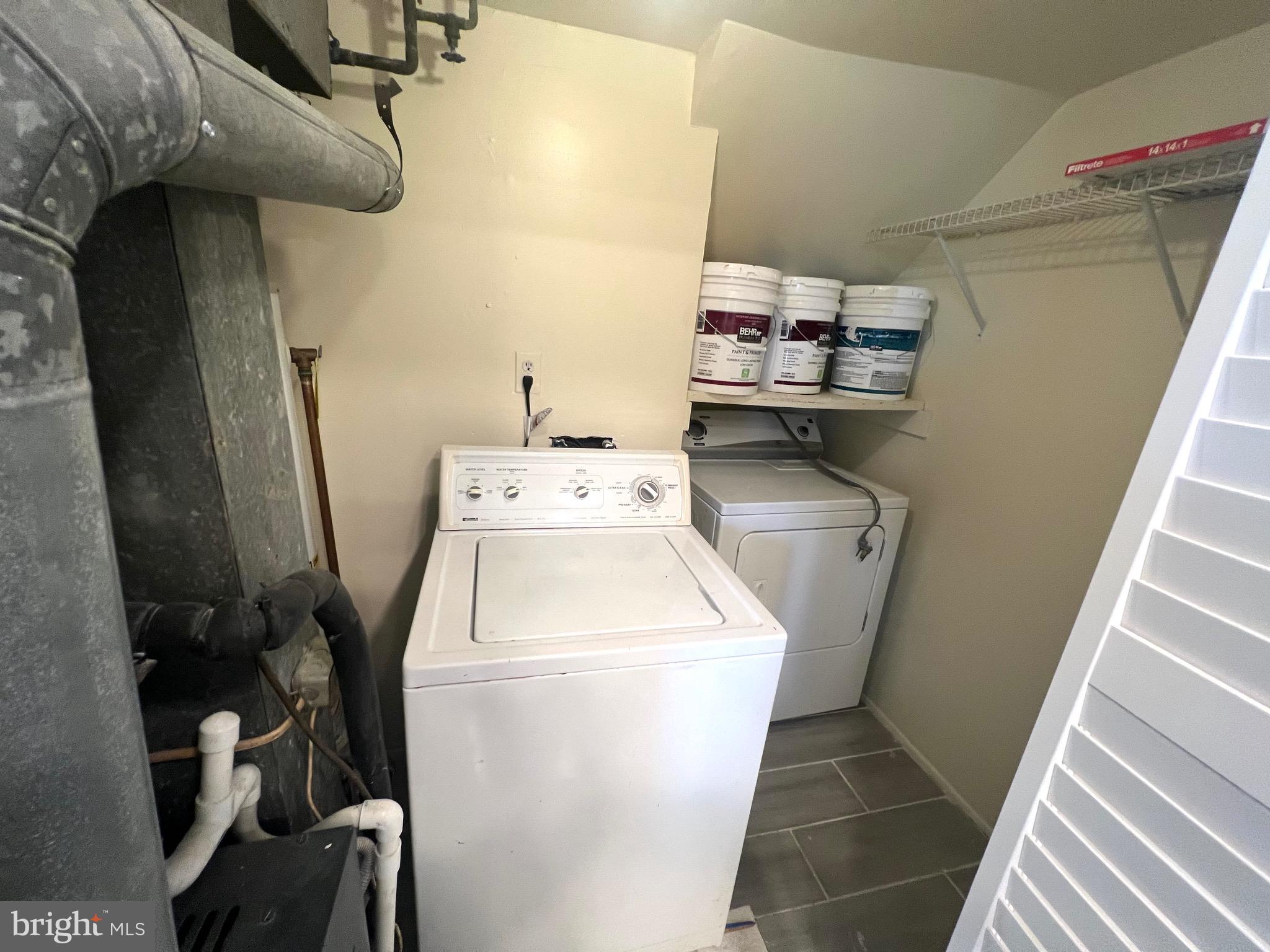 DALE CITY - Residential Lease