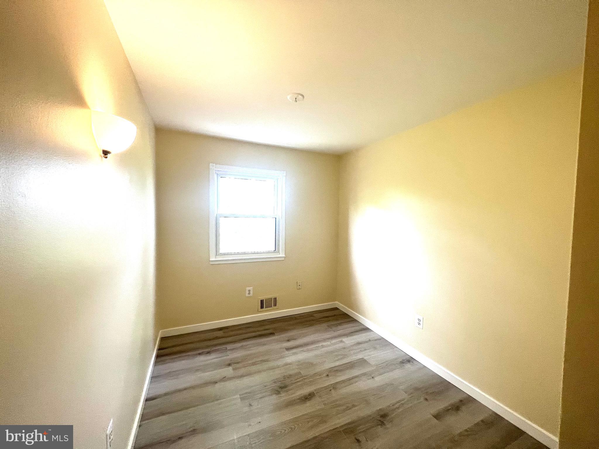 DALE CITY - Residential Lease