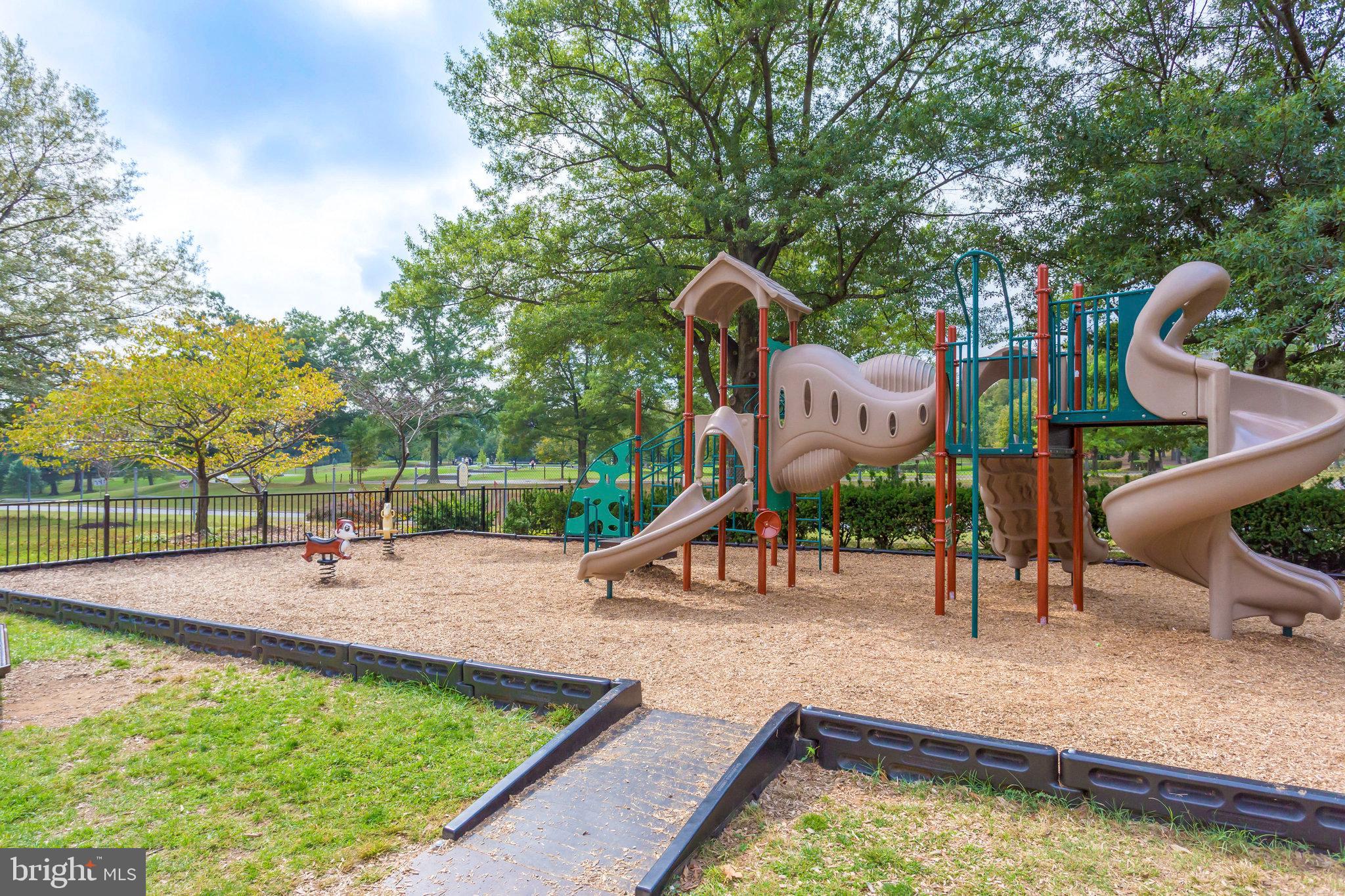 RIVER PLACE - Residential Lease