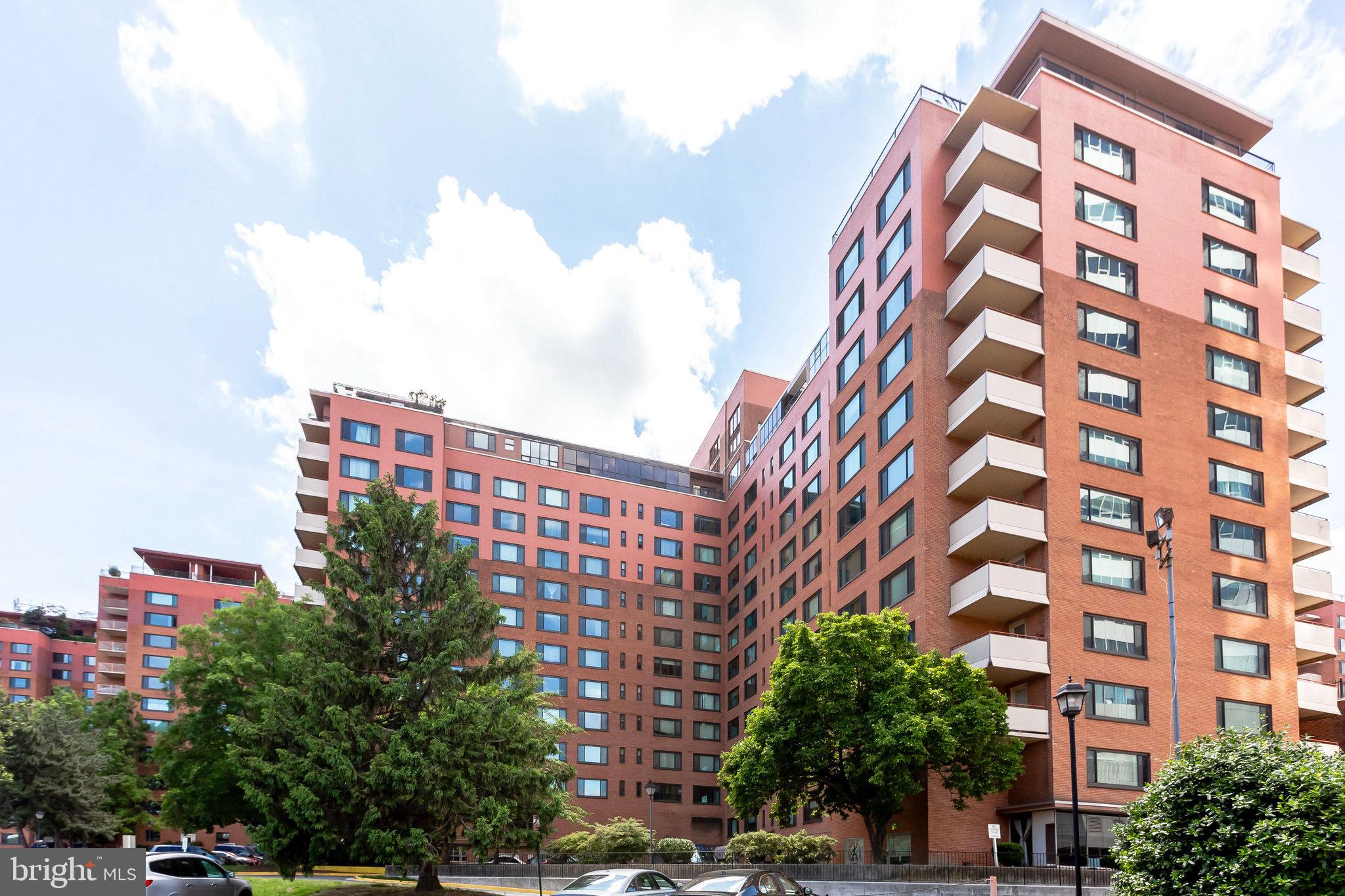 RIVER PLACE - Residential Lease