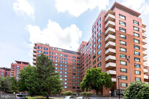 1021 ARLINGTON BOULEVARD E 905 ARLINGTON VA 22209