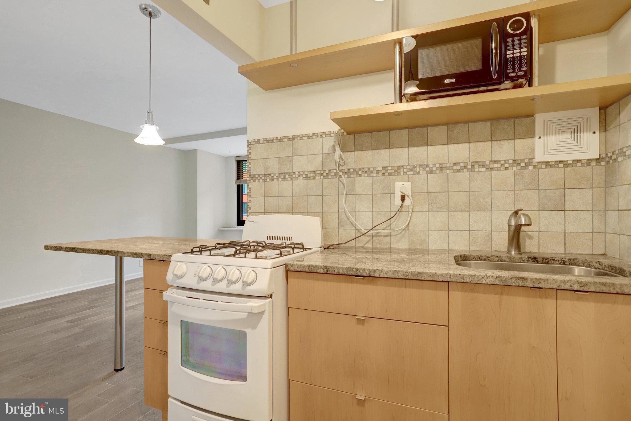 RIVER PLACE - Residential Lease