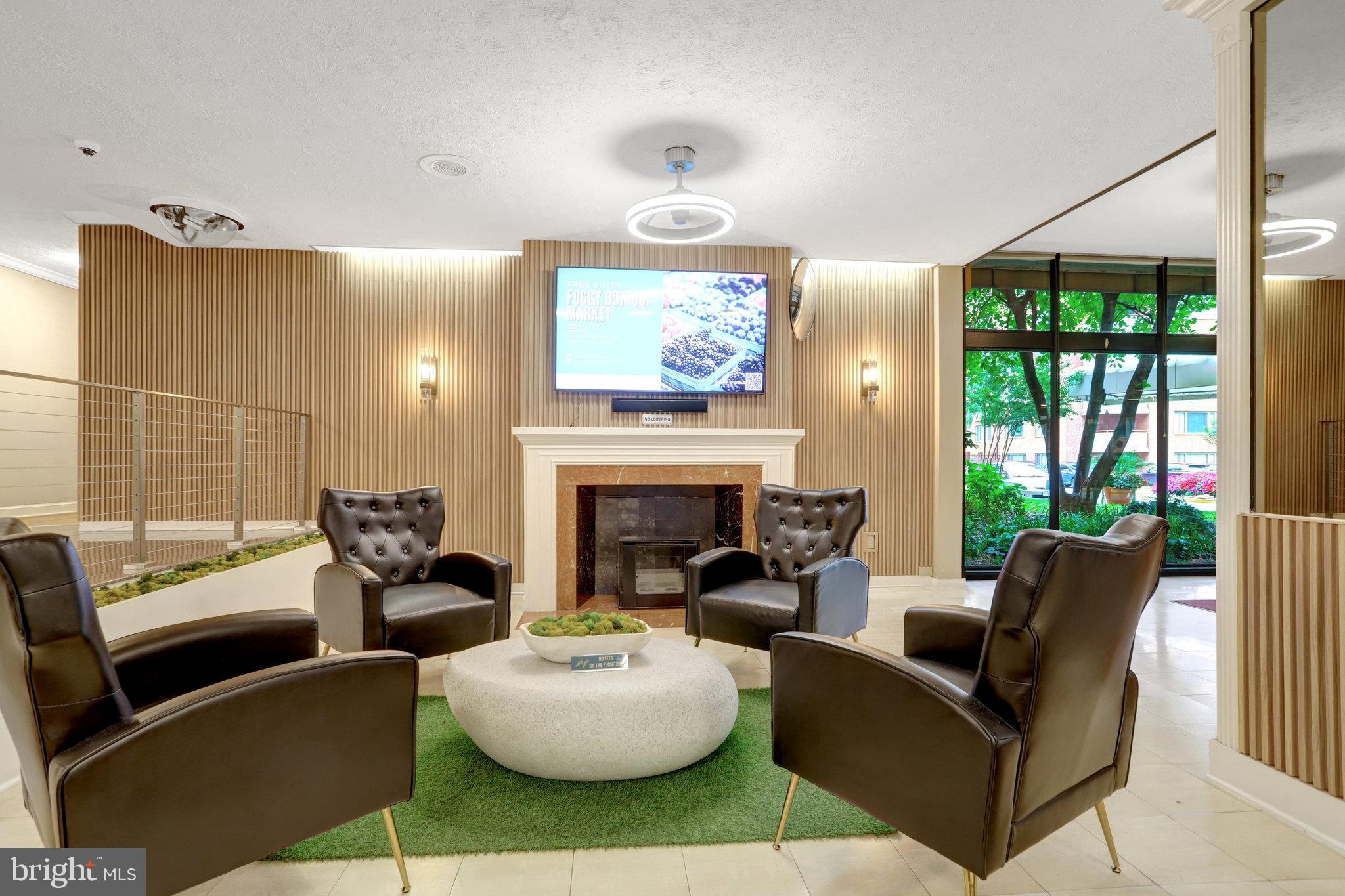 RIVER PLACE - Residential Lease