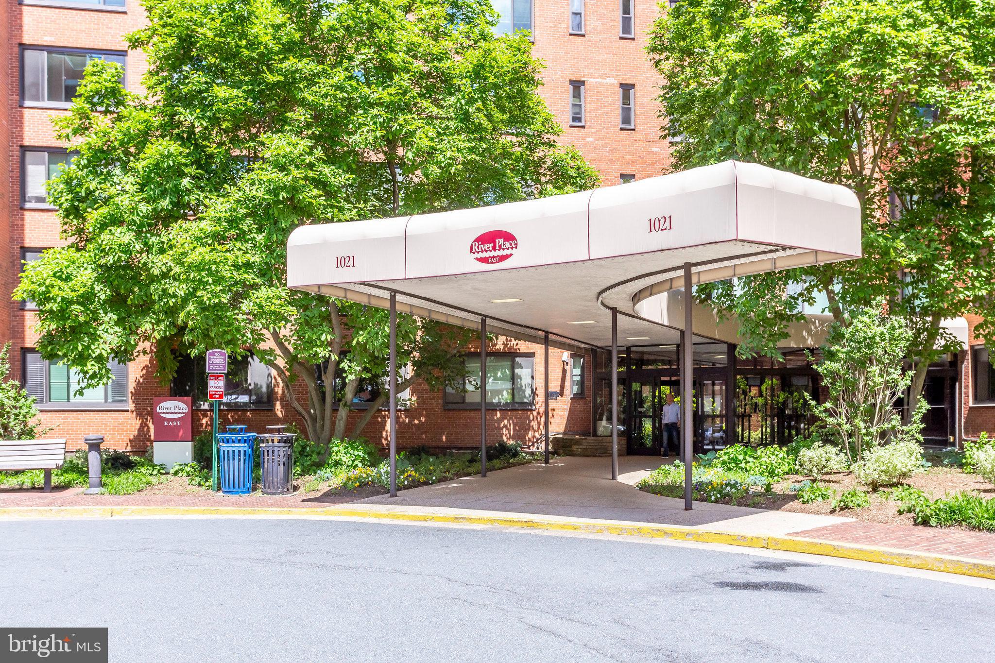 RIVER PLACE - Residential Lease