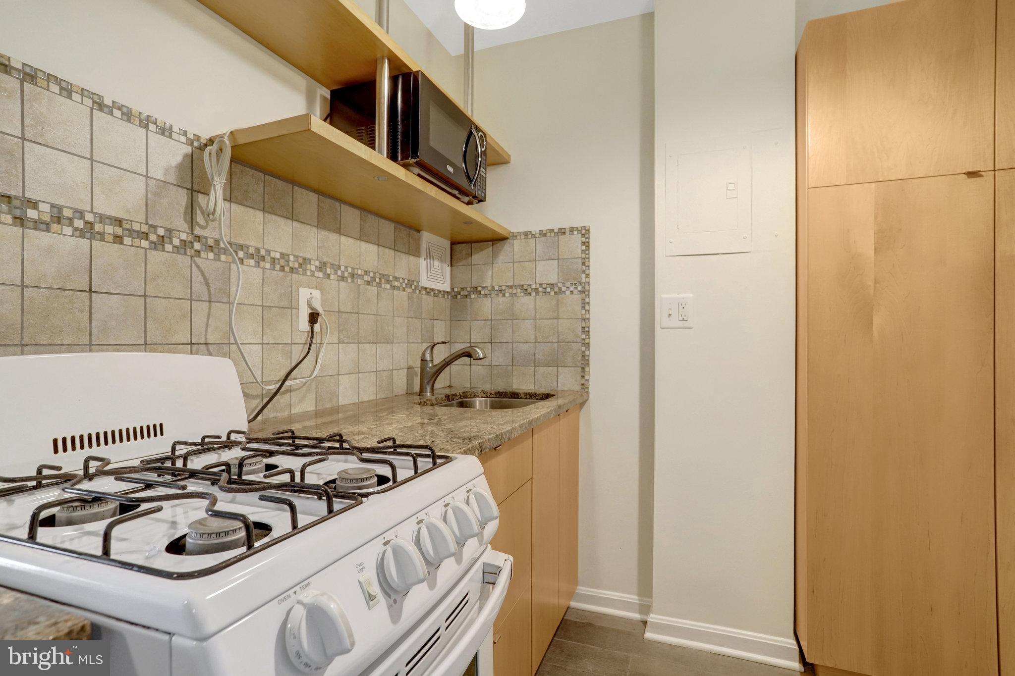 RIVER PLACE - Residential Lease