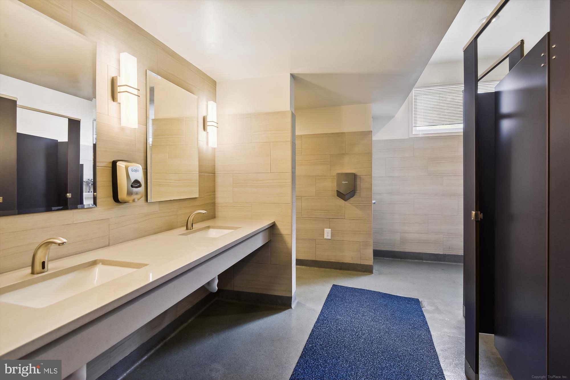 RENAISSANCE AT TYSONS - Residential