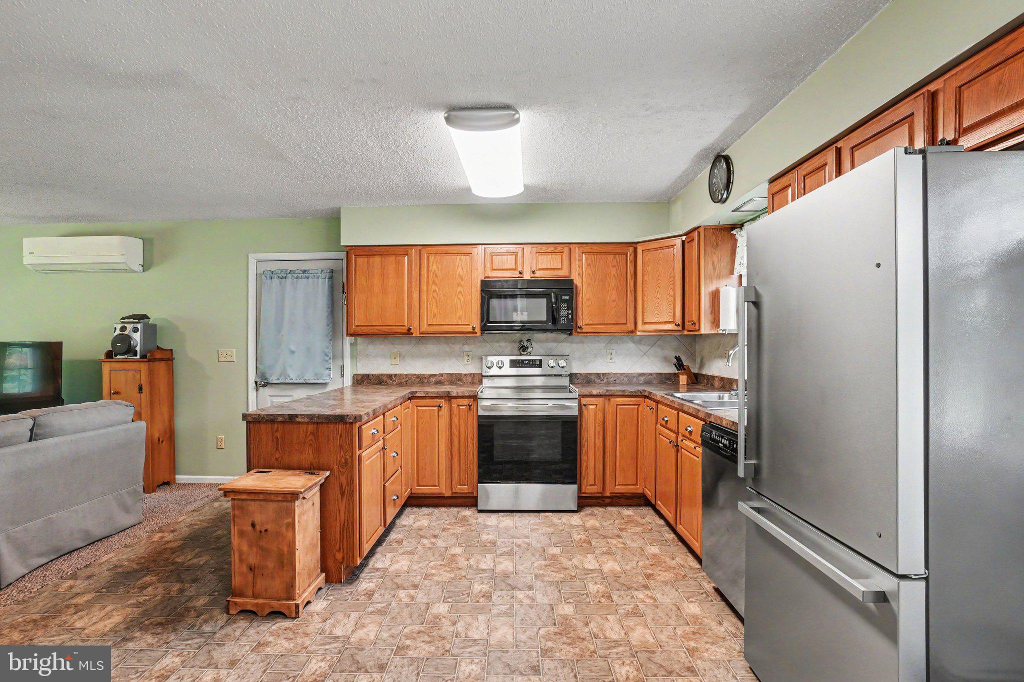 520 SCHOOLHOUSE ROAD