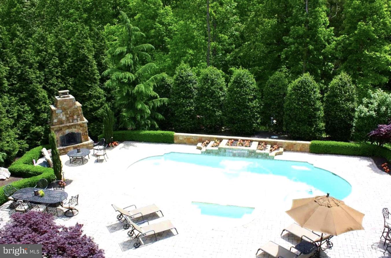 LANSDOWNE ON THE POTOMAC - Residential