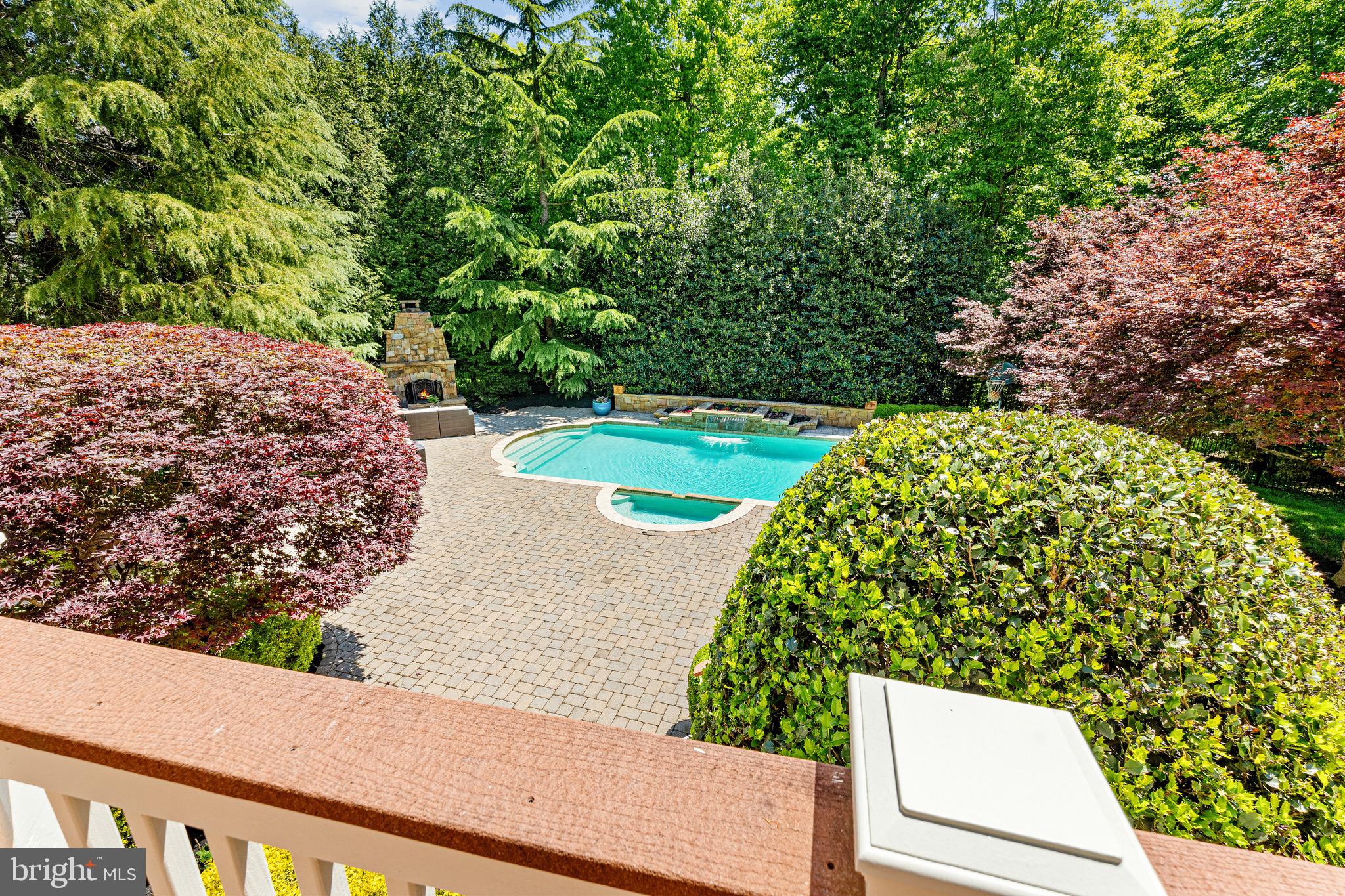 LANSDOWNE ON THE POTOMAC - Residential