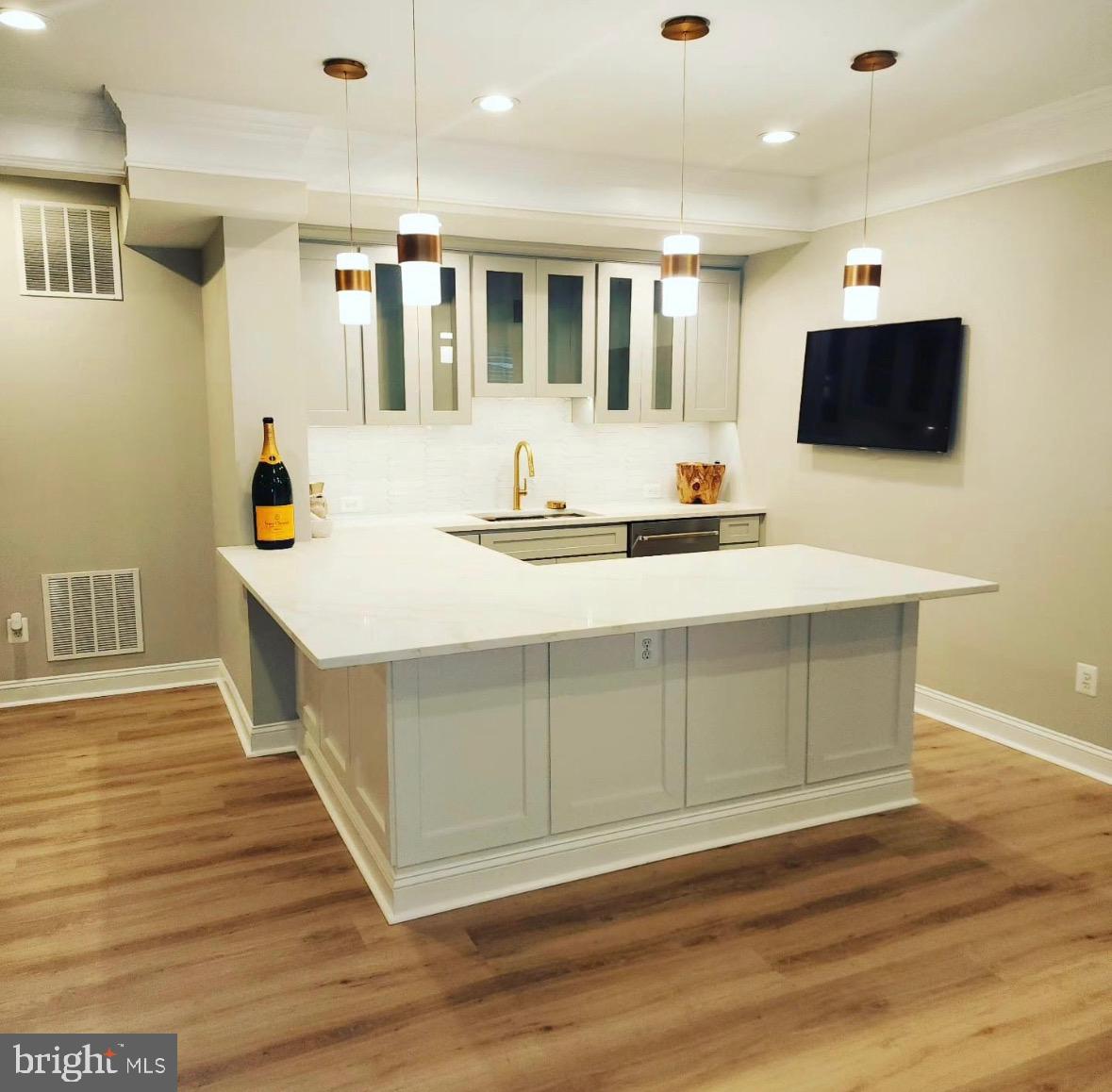 LANSDOWNE ON THE POTOMAC - Residential