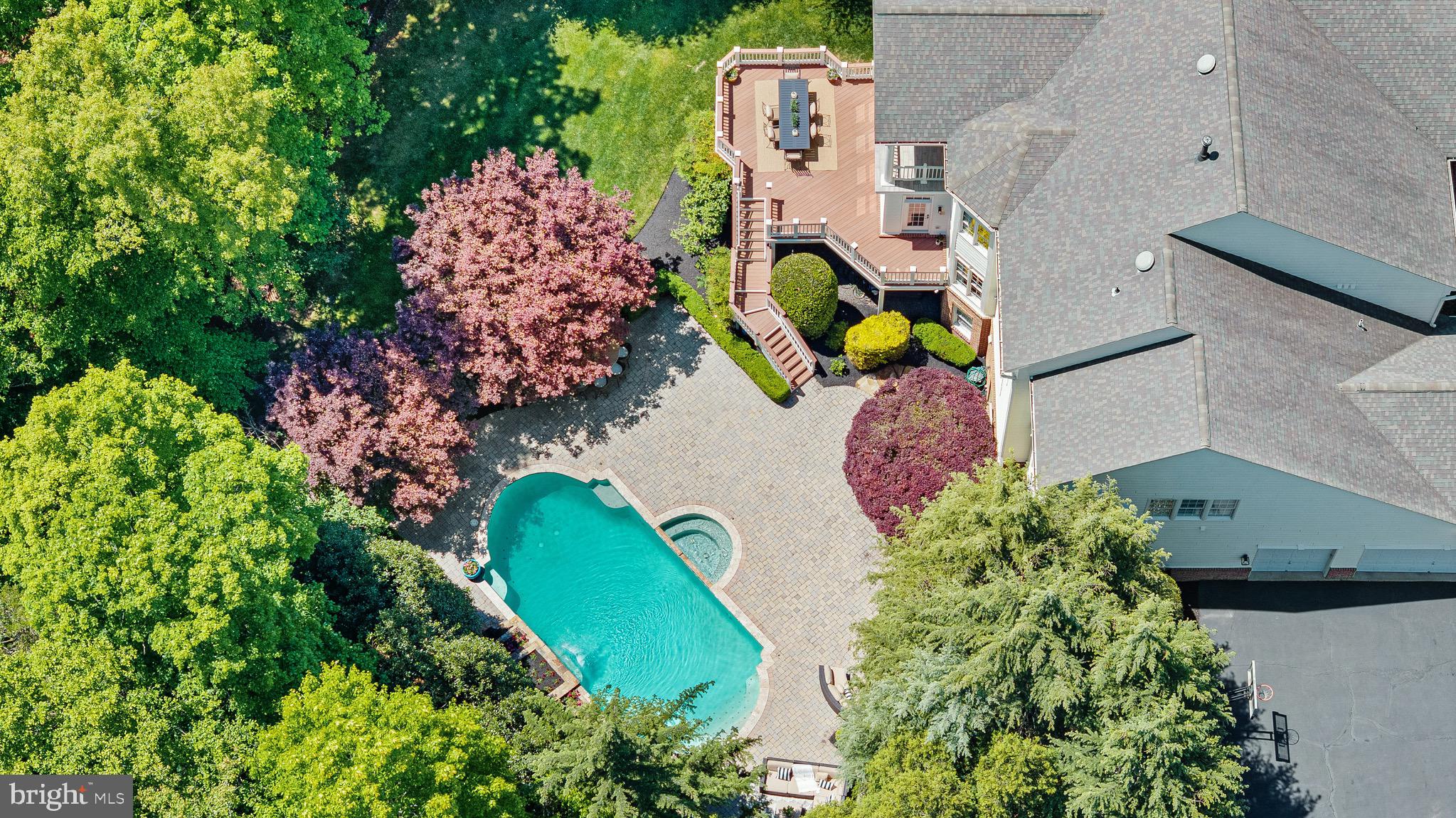 LANSDOWNE ON THE POTOMAC - Residential