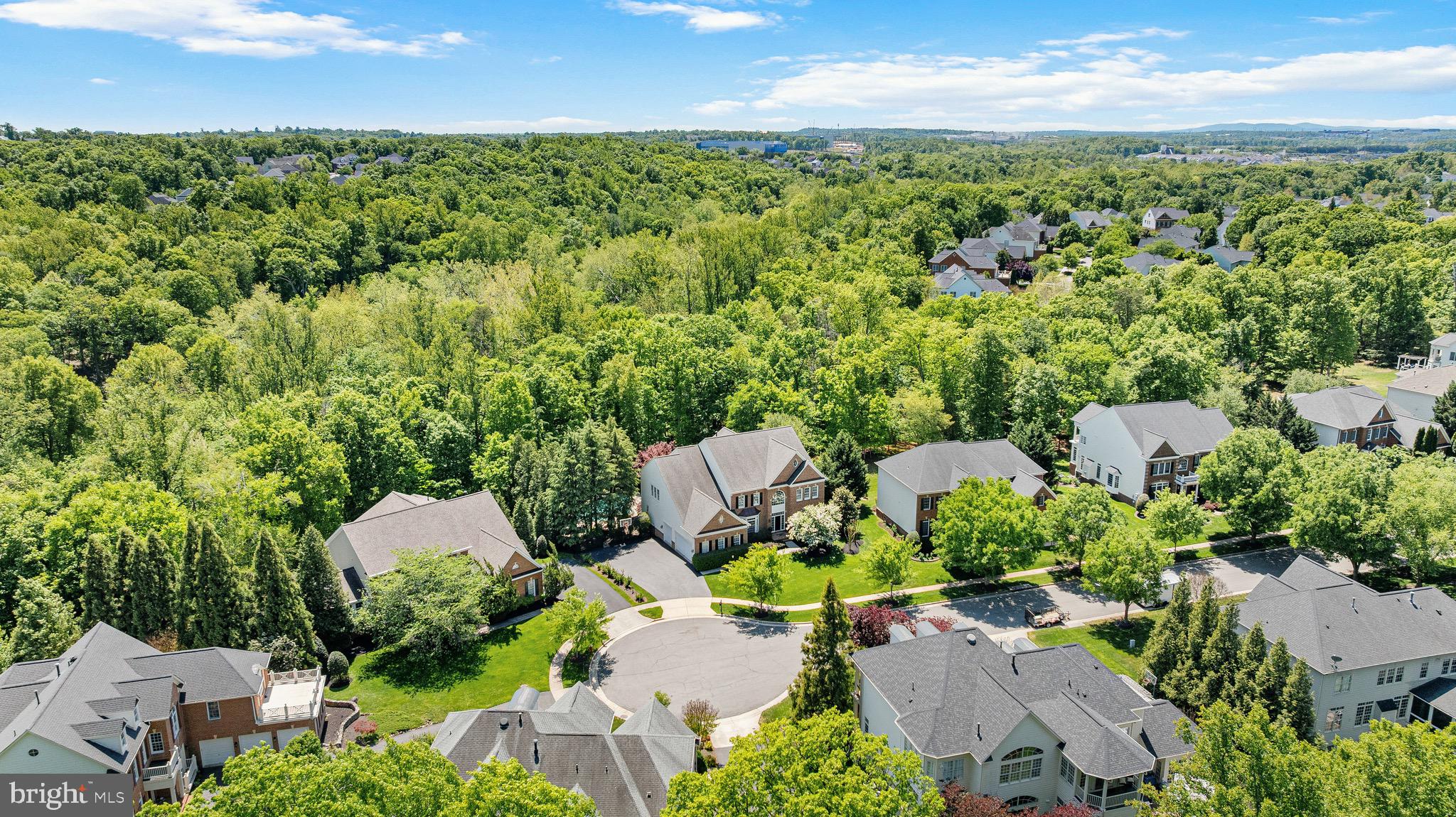 LANSDOWNE ON THE POTOMAC - Residential