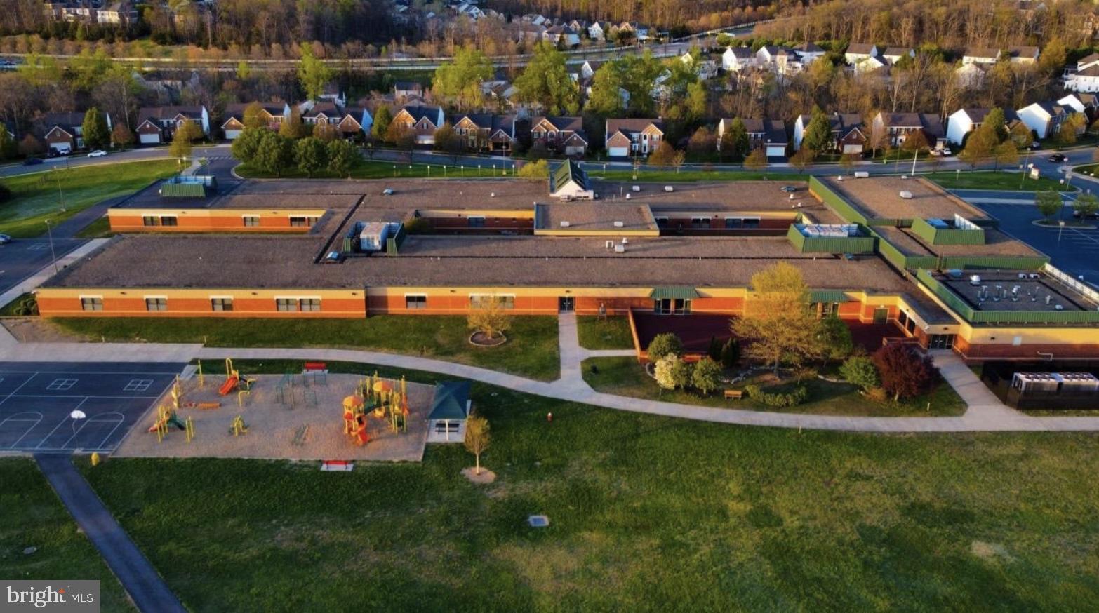 LANSDOWNE ON THE POTOMAC - Residential