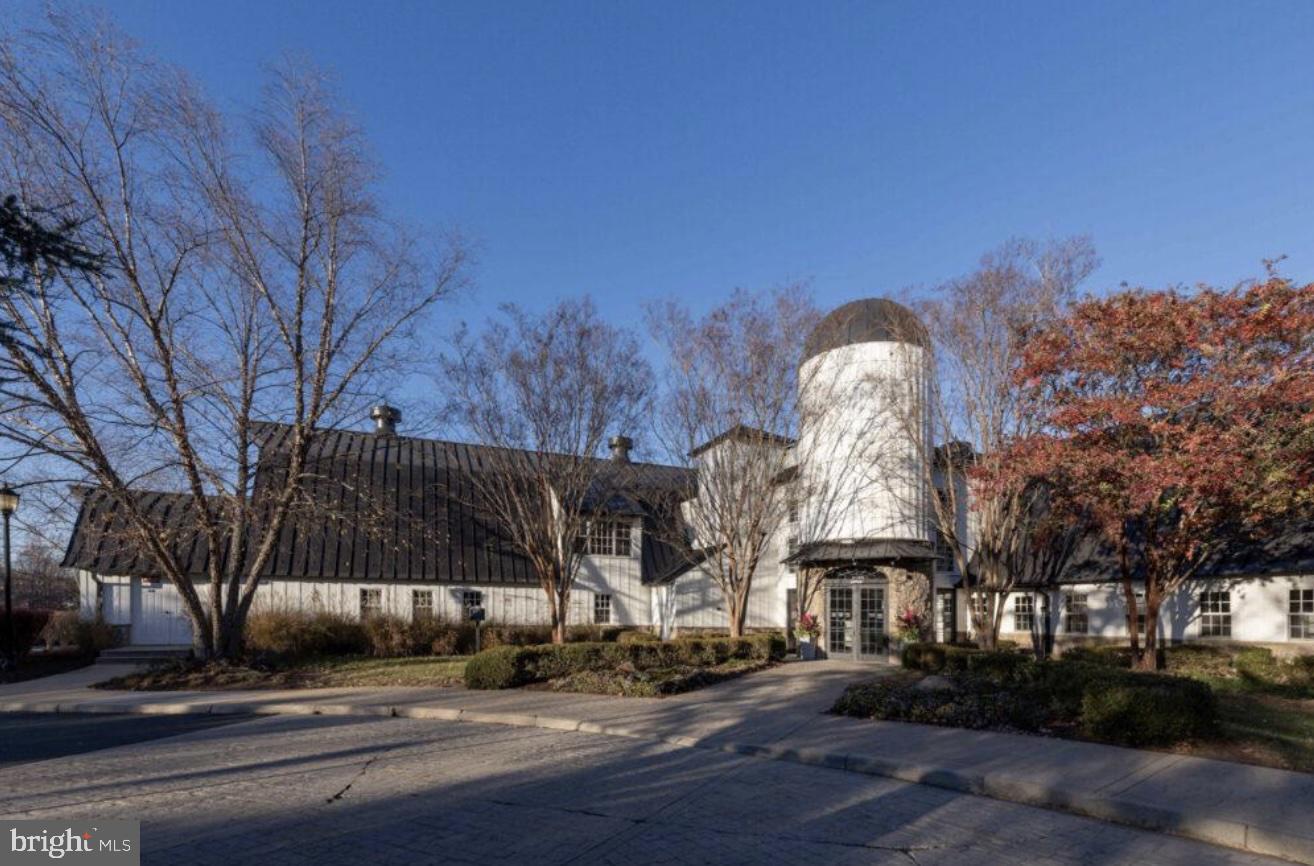 LANSDOWNE ON THE POTOMAC - Residential