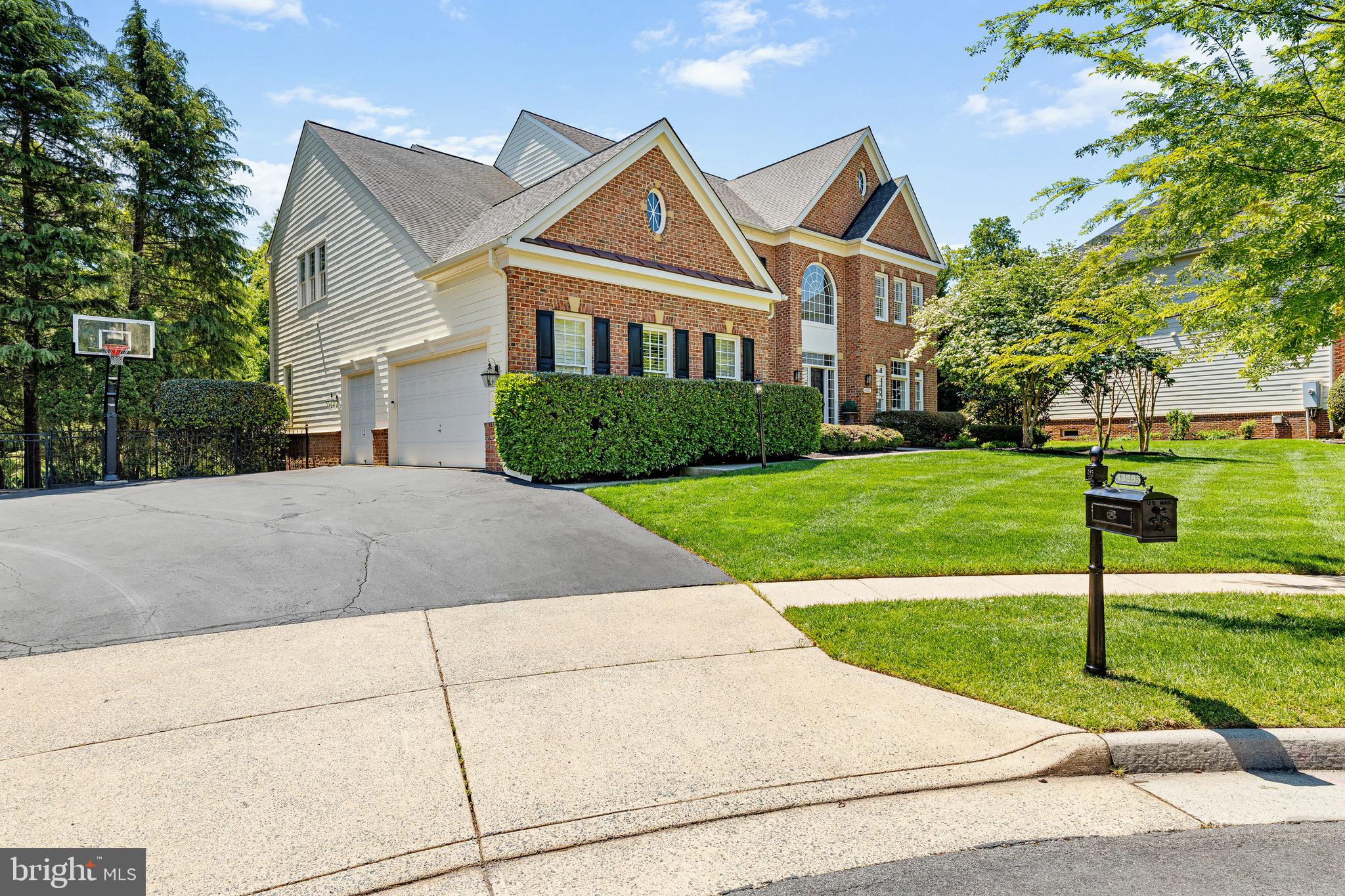 LANSDOWNE ON THE POTOMAC - Residential