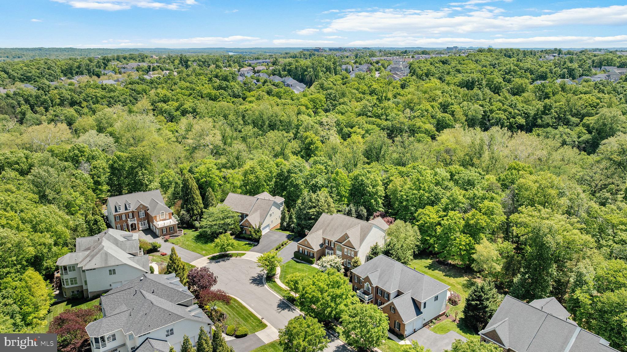 LANSDOWNE ON THE POTOMAC - Residential