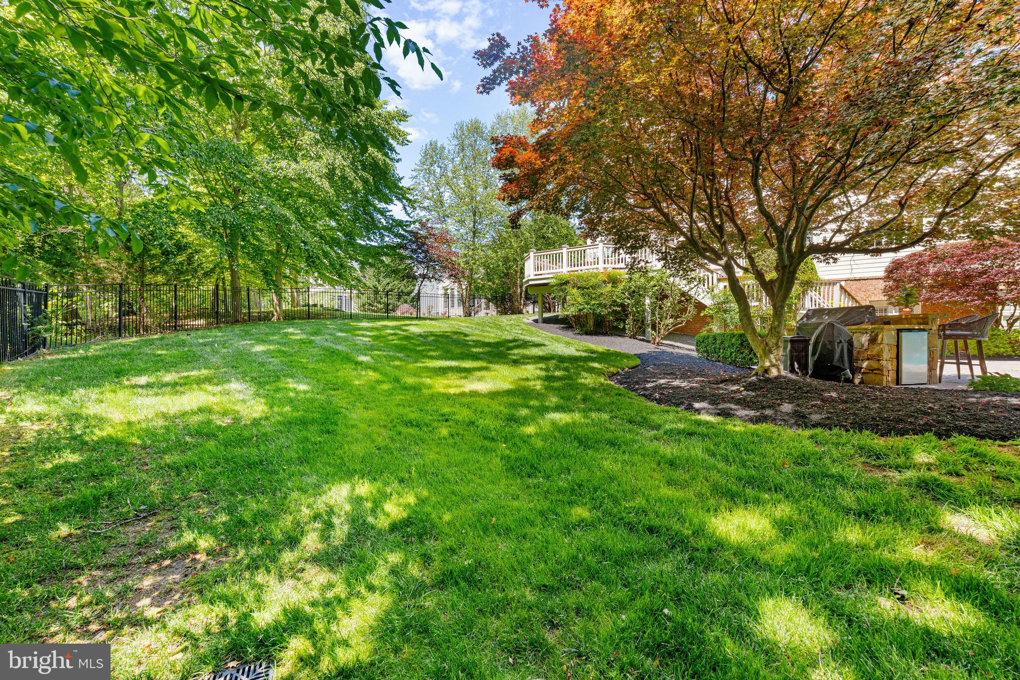 LANSDOWNE ON THE POTOMAC - Residential