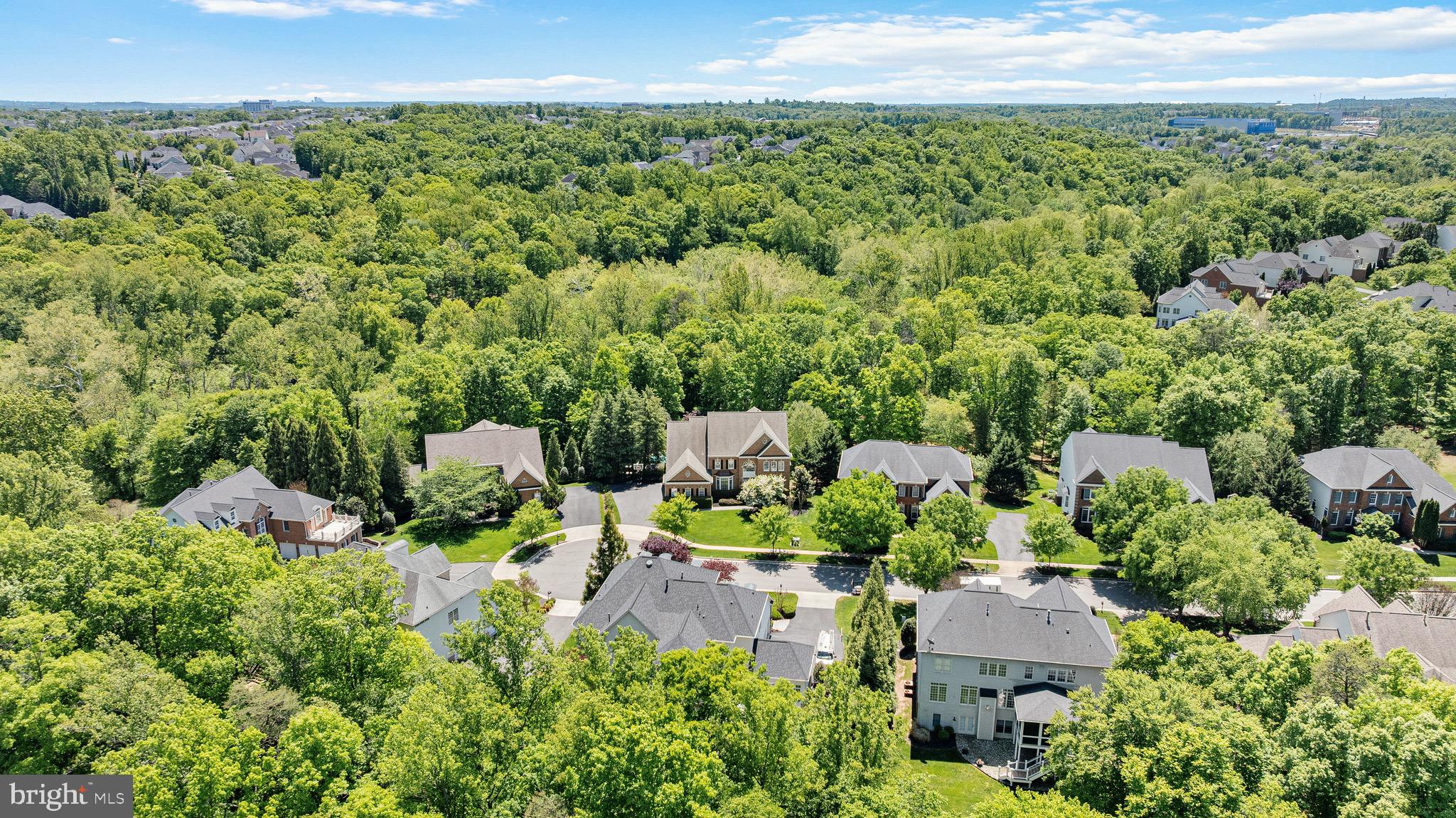 LANSDOWNE ON THE POTOMAC - Residential